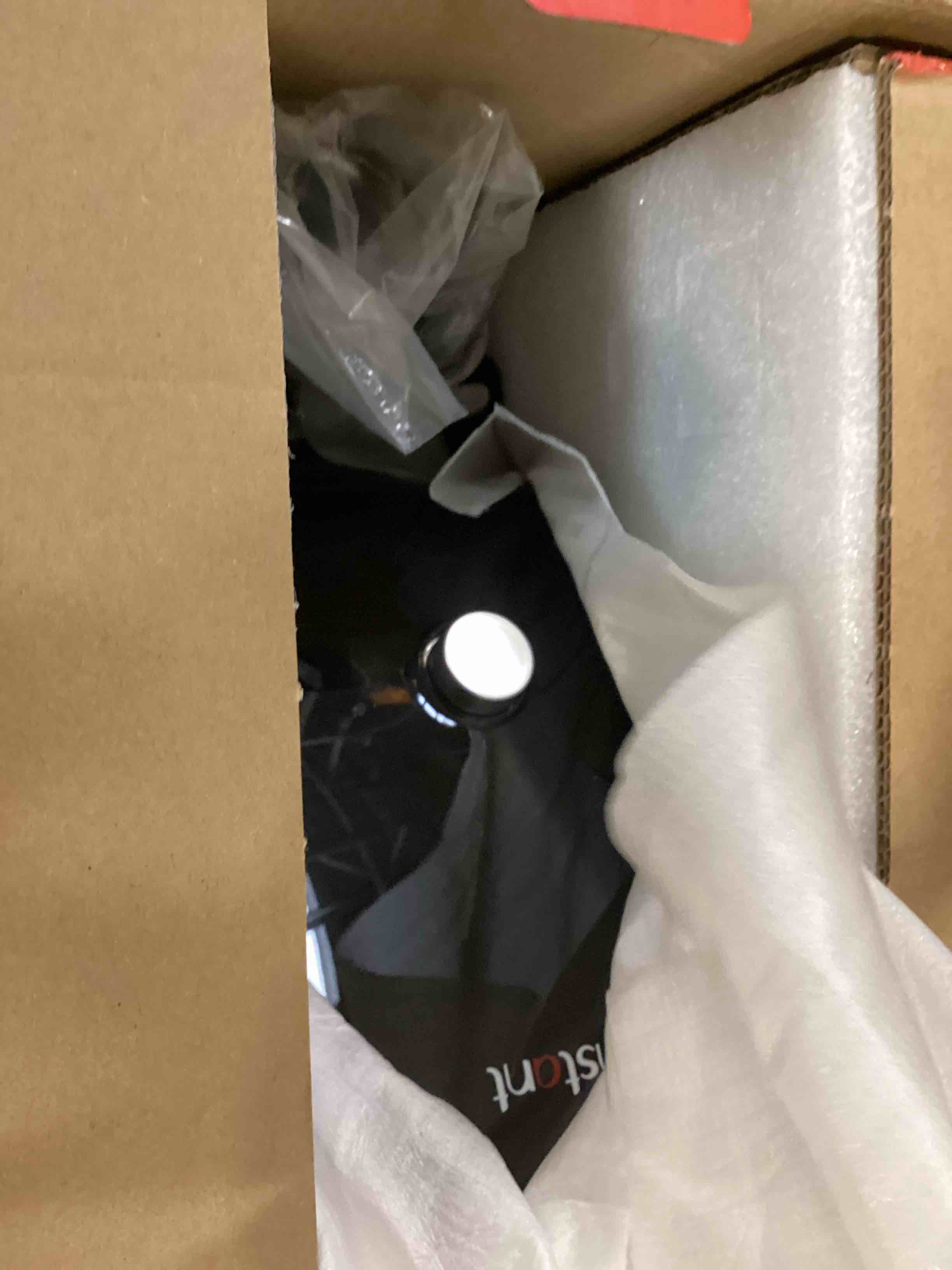 https://s3.amazonaws.com/lotting-images-prod/bidfta/BLU6642091_1720617476572.jpeg