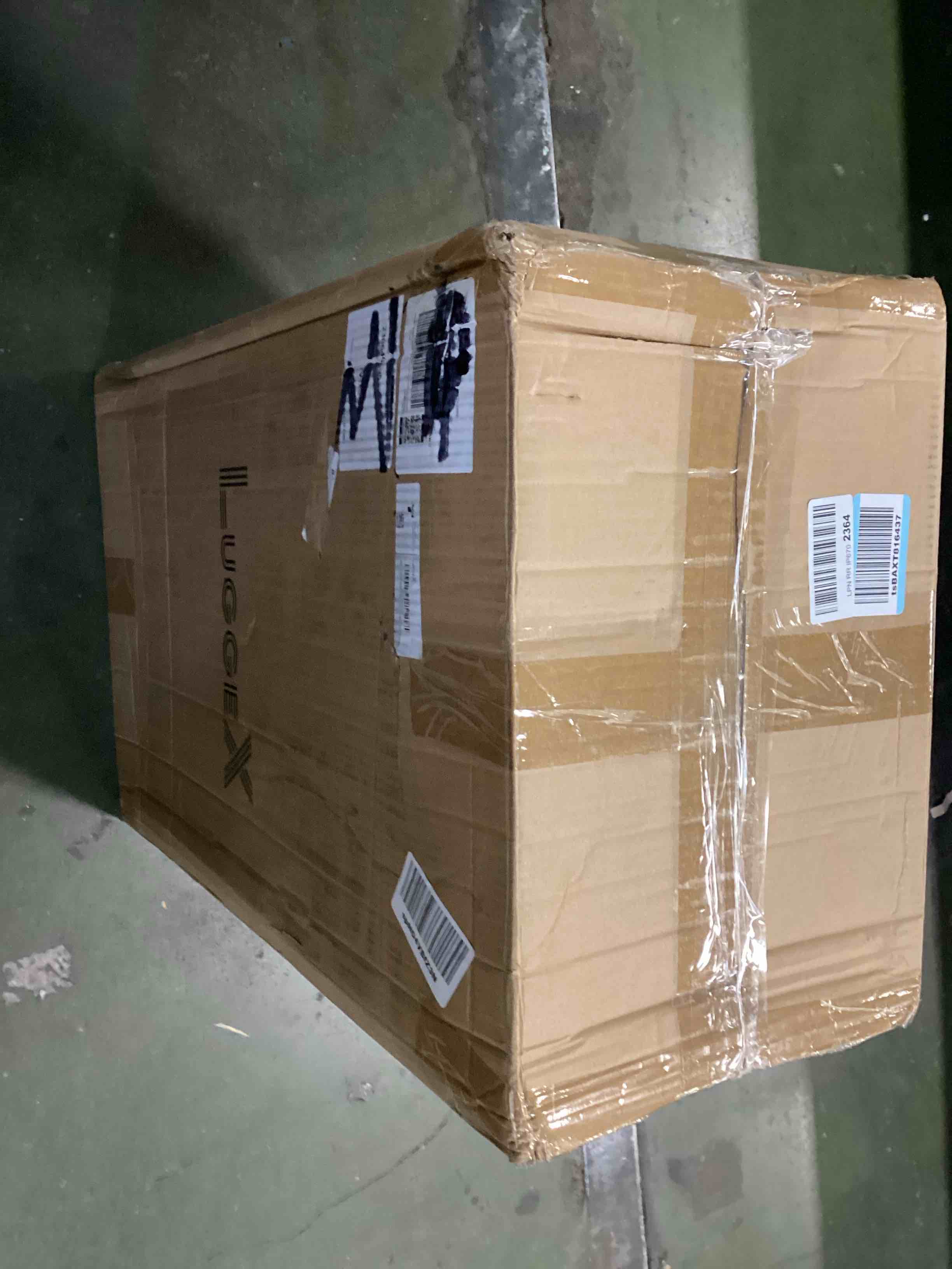 https://s3.amazonaws.com/lotting-images-prod/bidfta/BLU6642109_1720619736289.jpeg