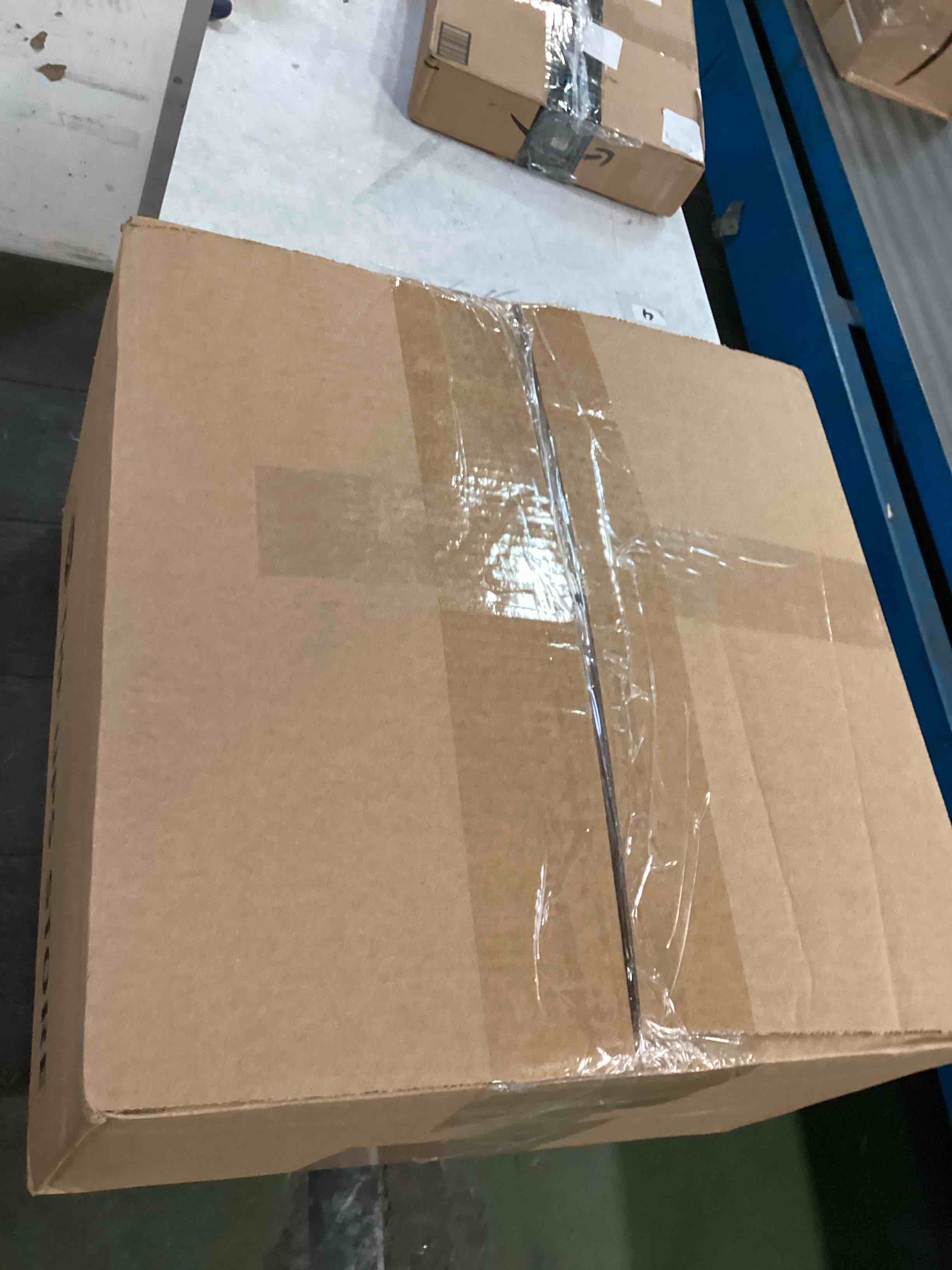 https://s3.amazonaws.com/lotting-images-prod/bidfta/BLU6642123_1720622607455.jpeg