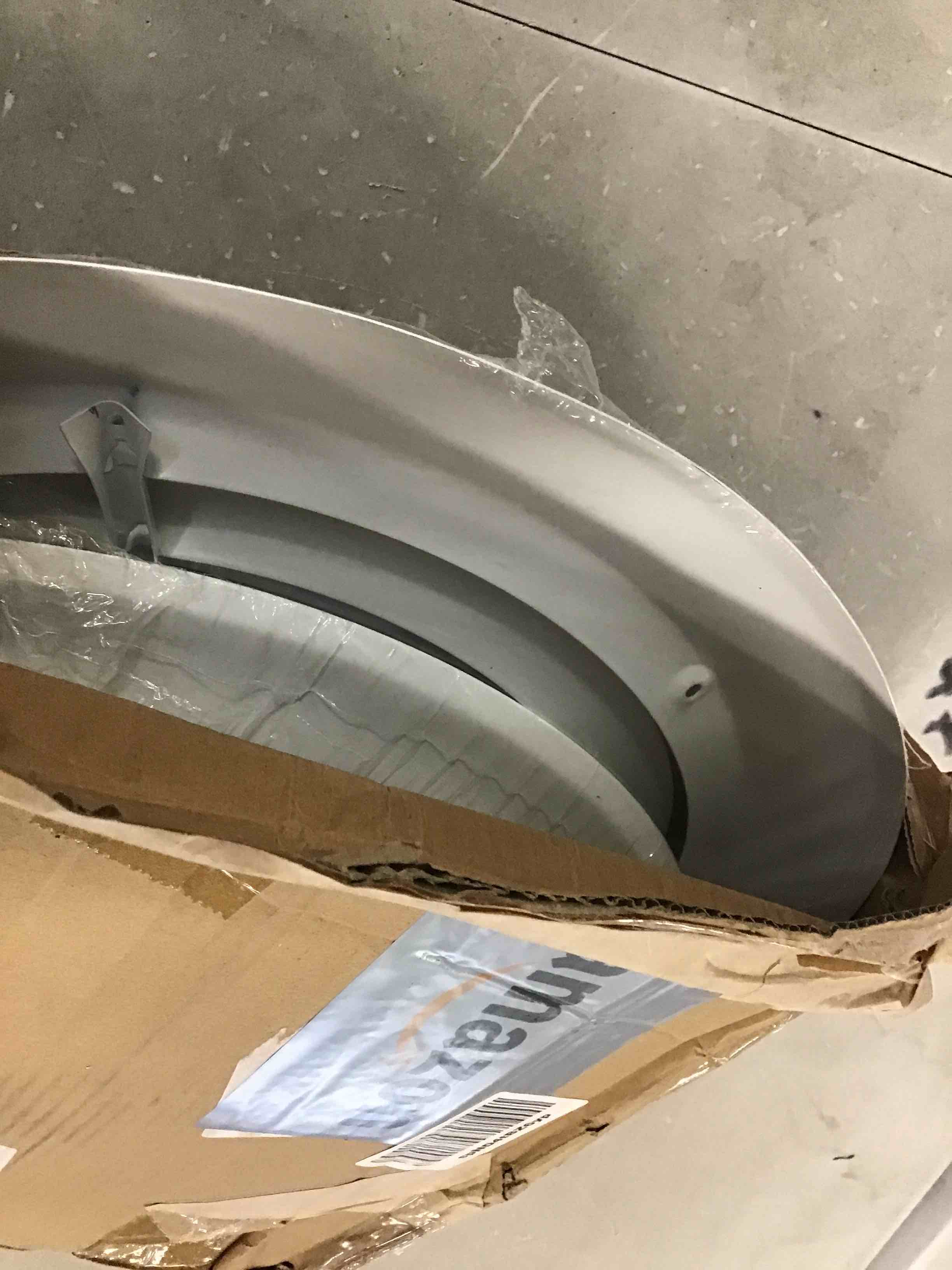 https://s3.amazonaws.com/lotting-images-prod/bidfta/BLU6642295_1721135173909.jpeg