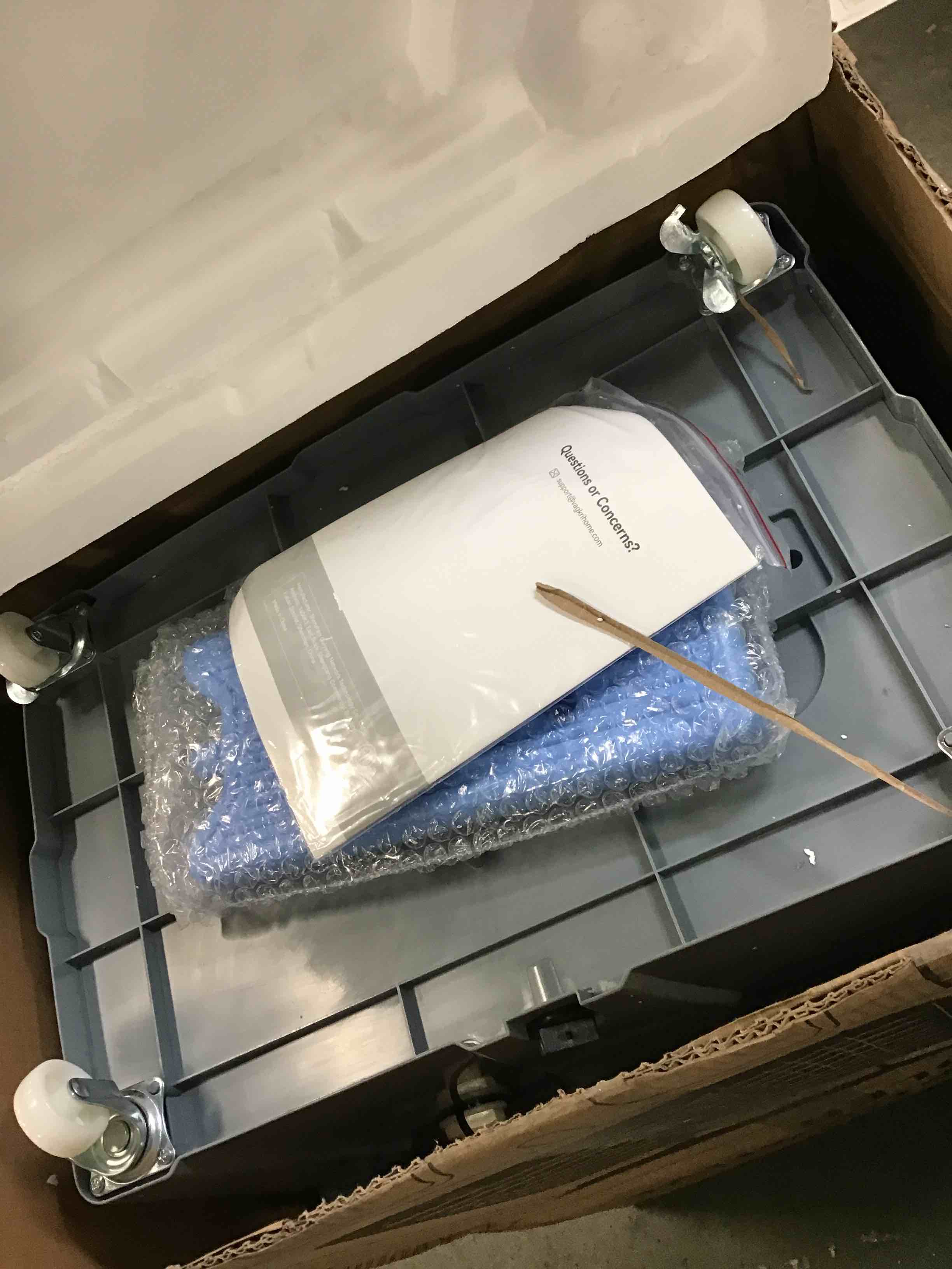 https://s3.amazonaws.com/lotting-images-prod/bidfta/BLU6642375_1721143390700.jpeg