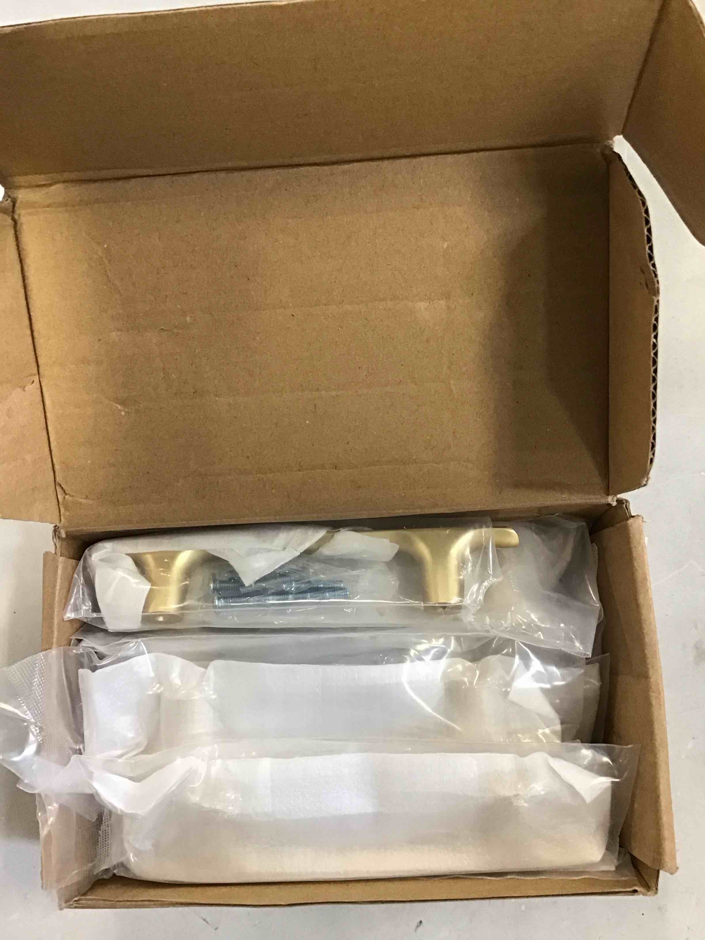https://s3.amazonaws.com/lotting-images-prod/bidfta/BLU6642533_1719337874768.jpeg