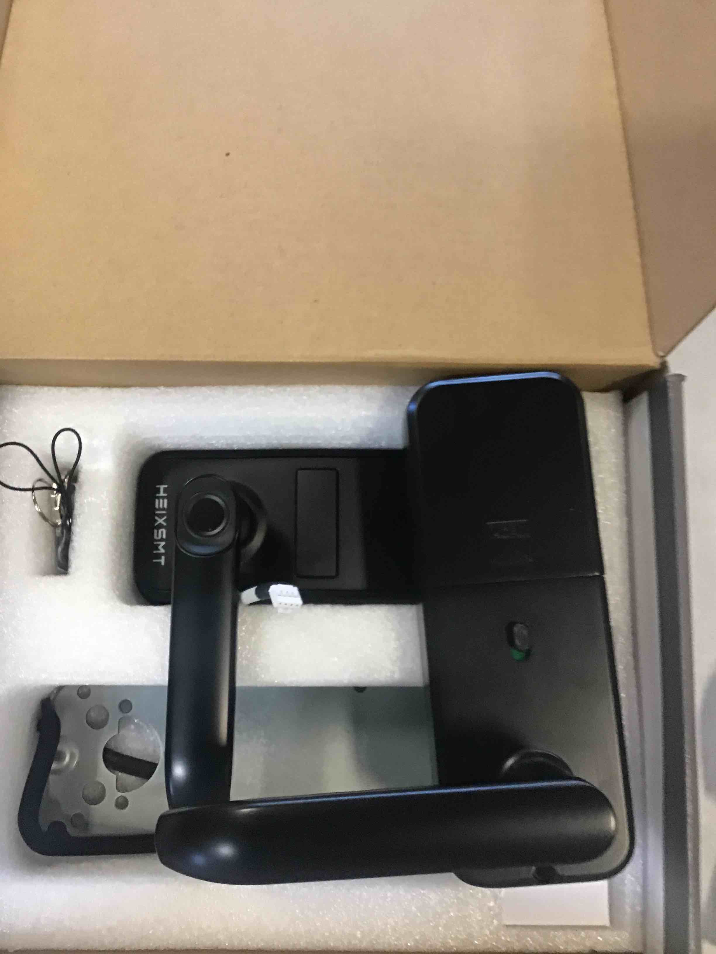 https://s3.amazonaws.com/lotting-images-prod/bidfta/BLU6643020_1719596273991.jpeg
