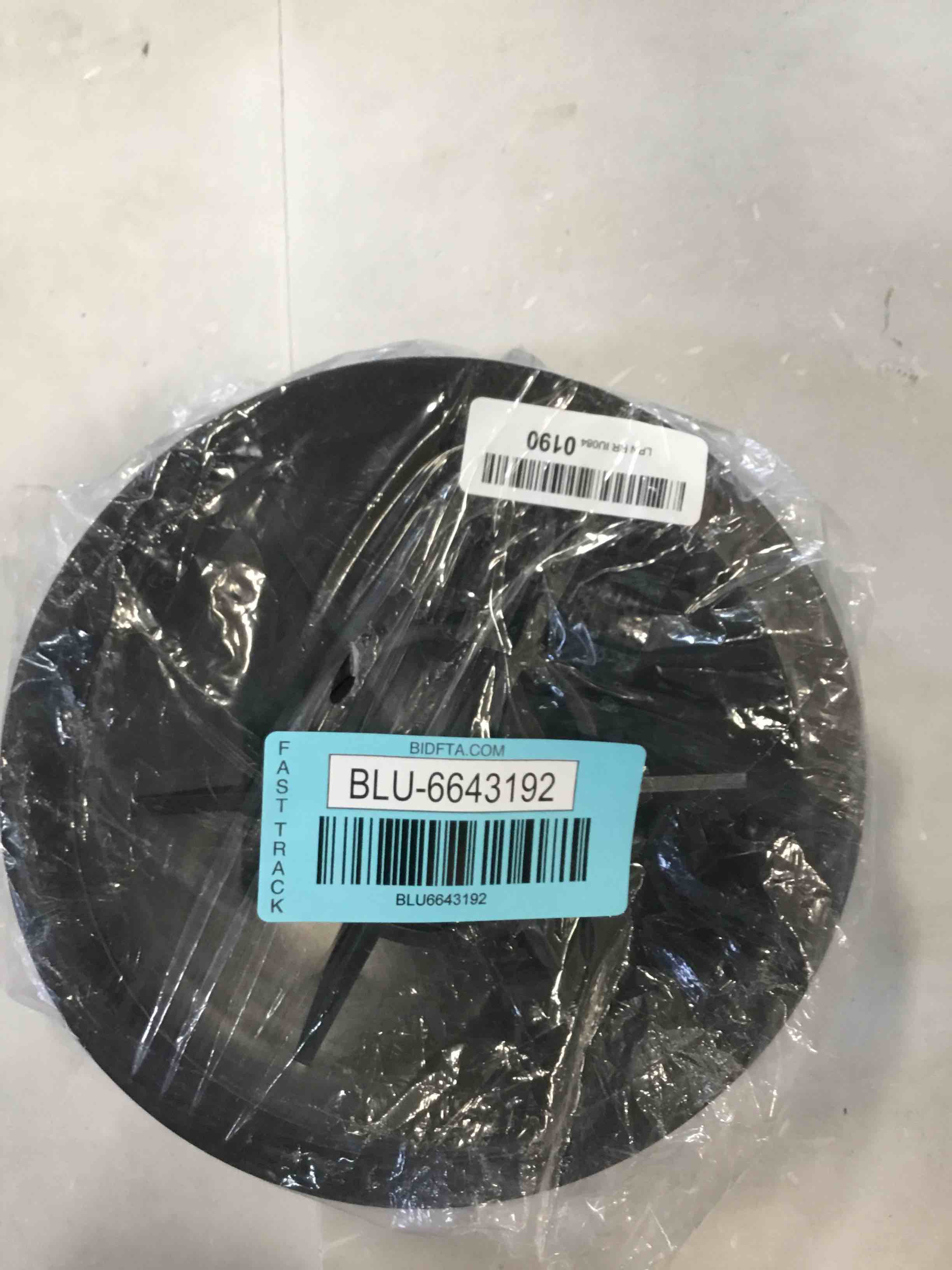 https://s3.amazonaws.com/lotting-images-prod/bidfta/BLU6643192_1719925288455.jpeg