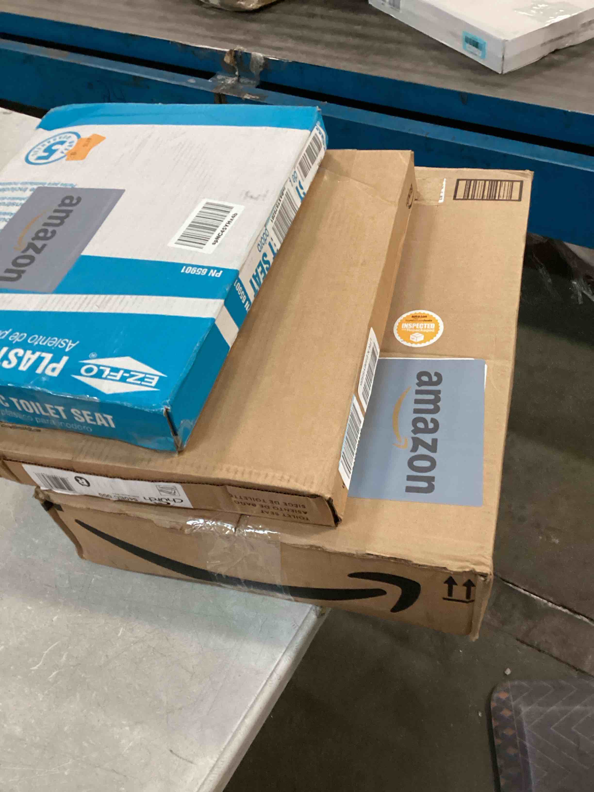 https://s3.amazonaws.com/lotting-images-prod/bidfta/BLU6644647_1720195706502.jpeg