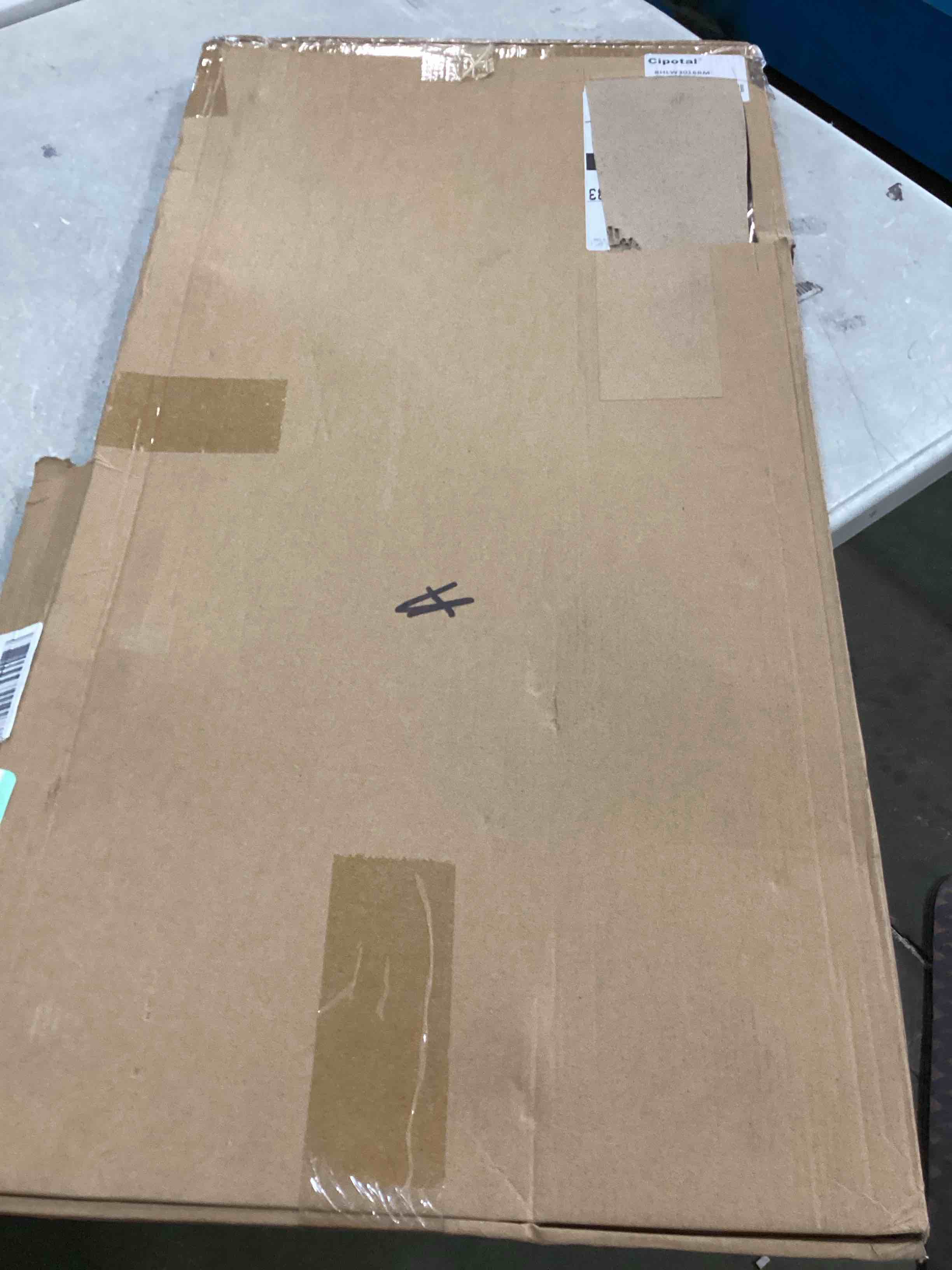 https://s3.amazonaws.com/lotting-images-prod/bidfta/BLU6644693_1720205540557.jpeg