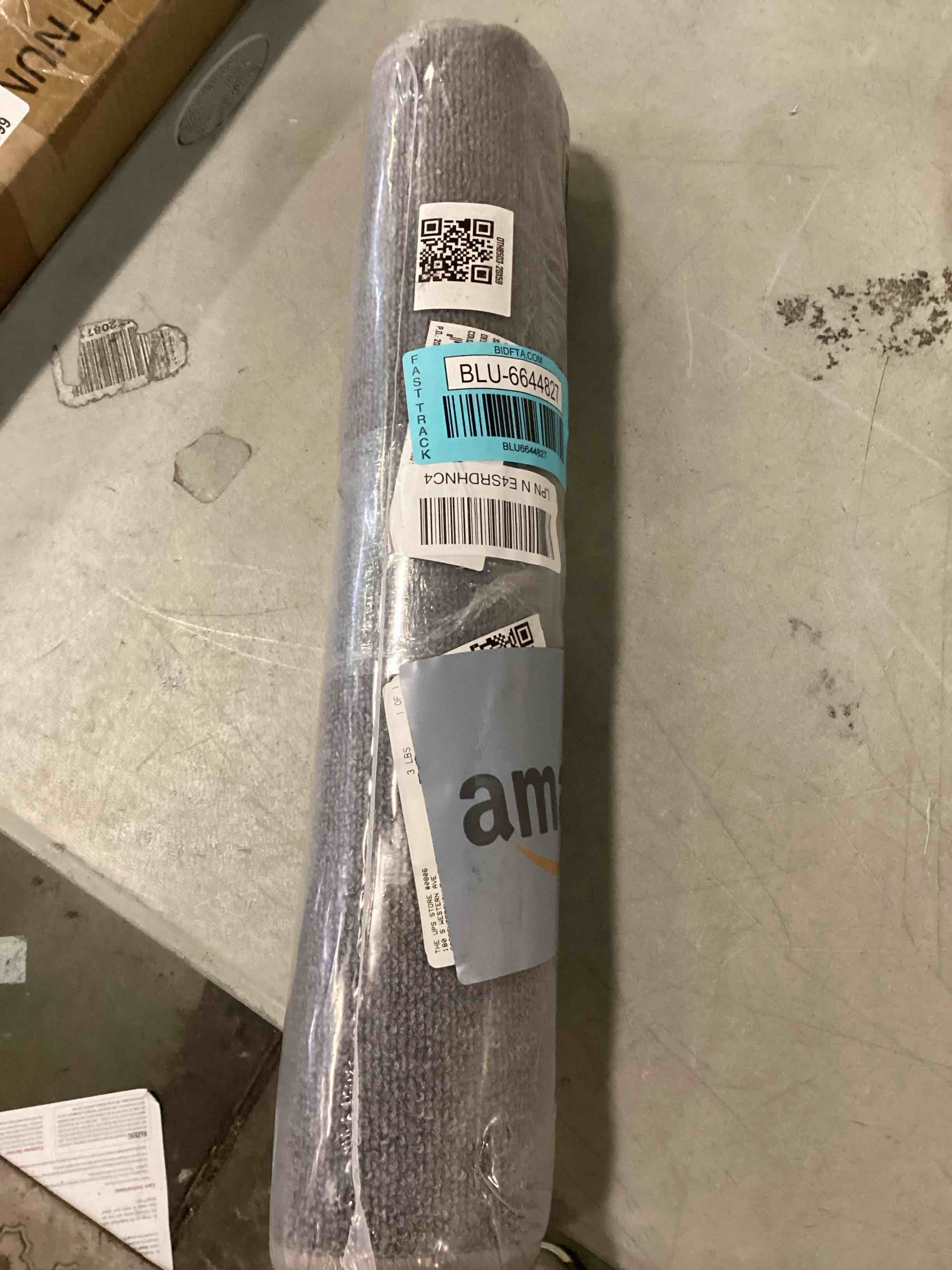 https://s3.amazonaws.com/lotting-images-prod/bidfta/BLU6644827_1720450570414.jpeg