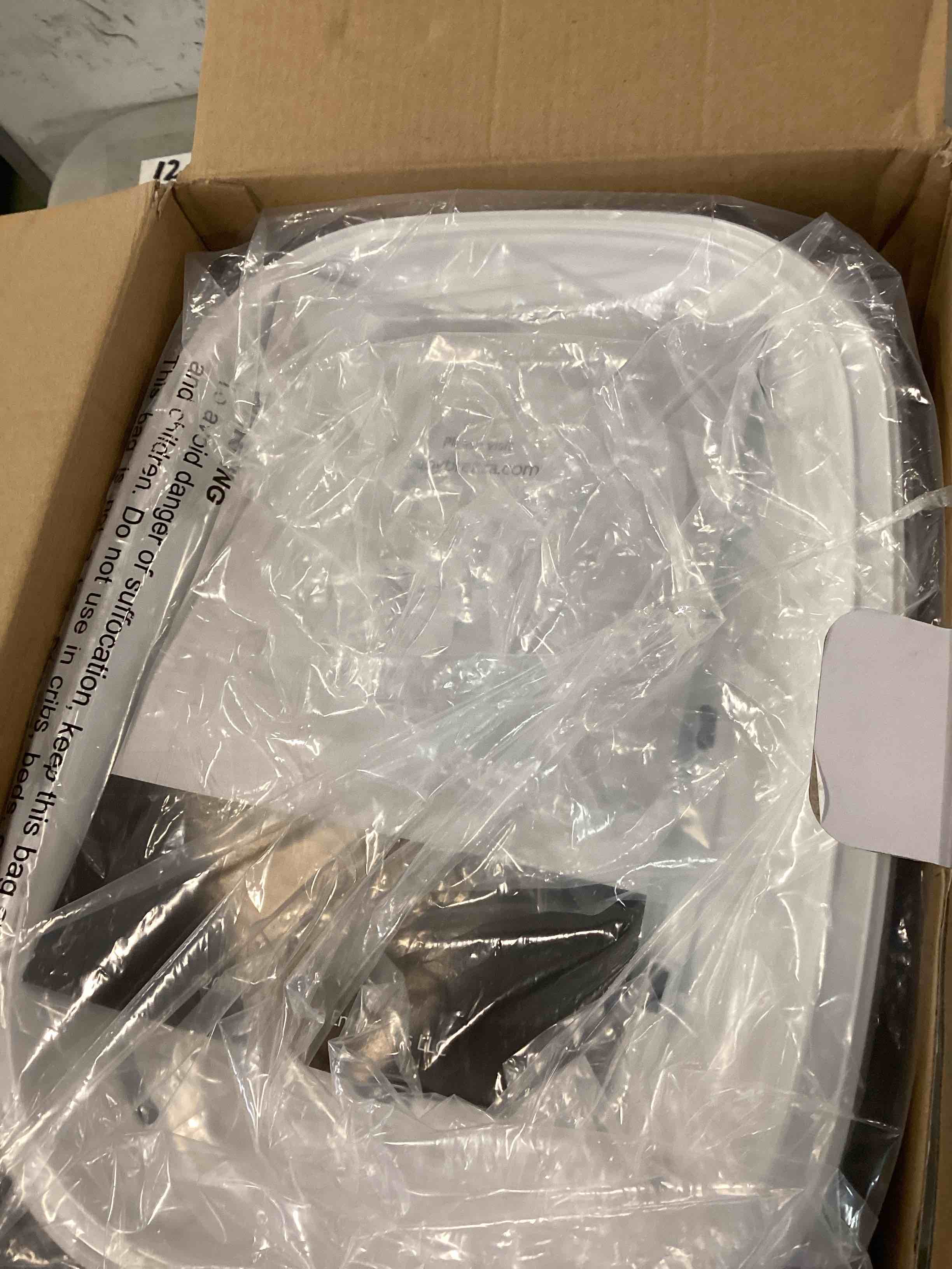 https://s3.amazonaws.com/lotting-images-prod/bidfta/BLU6644869_1720455281773.jpeg