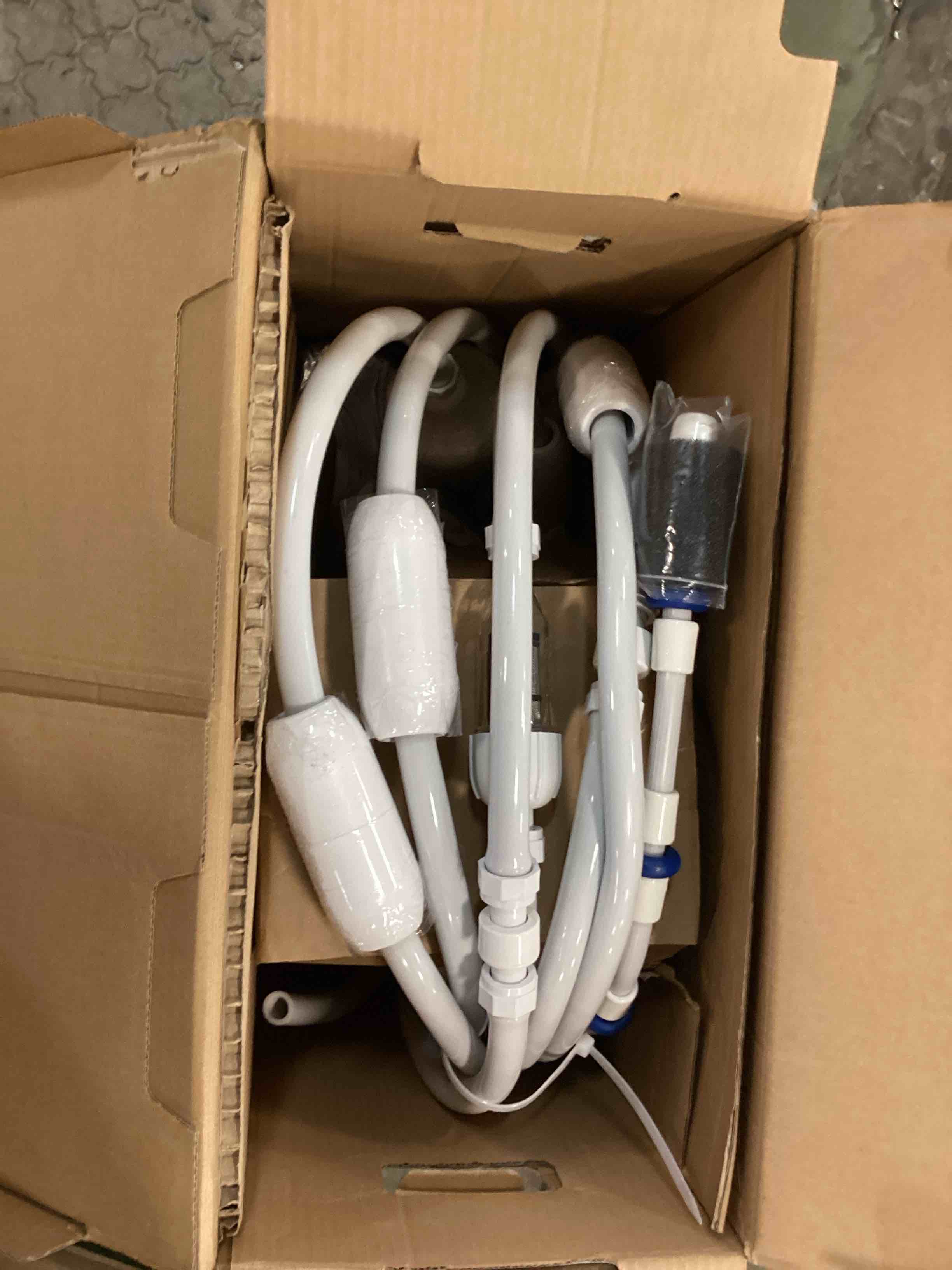 https://s3.amazonaws.com/lotting-images-prod/bidfta/BLU6644946_1720468869057.jpeg
