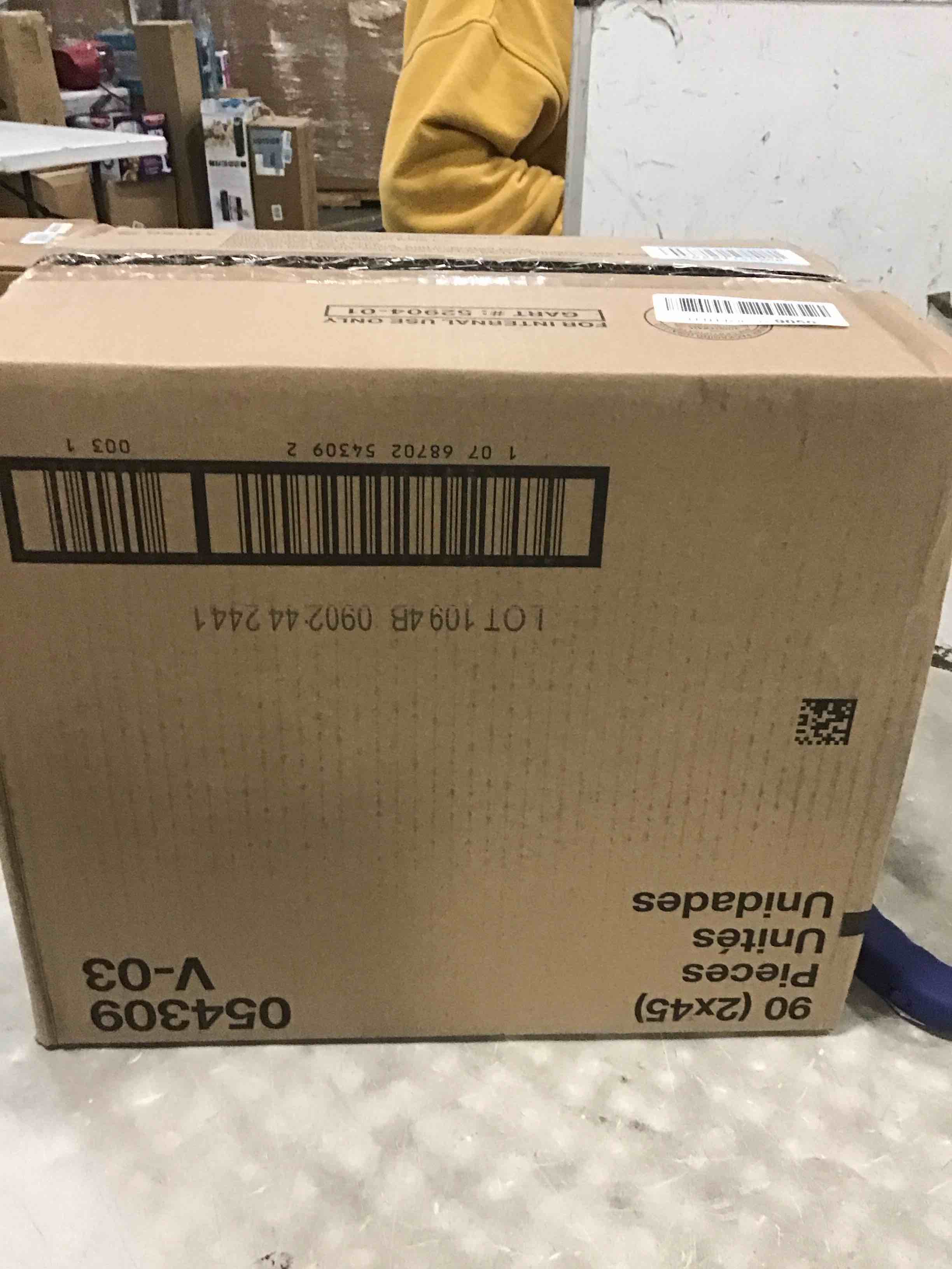 https://s3.amazonaws.com/lotting-images-prod/bidfta/BLU6645846_1719885789902.jpeg