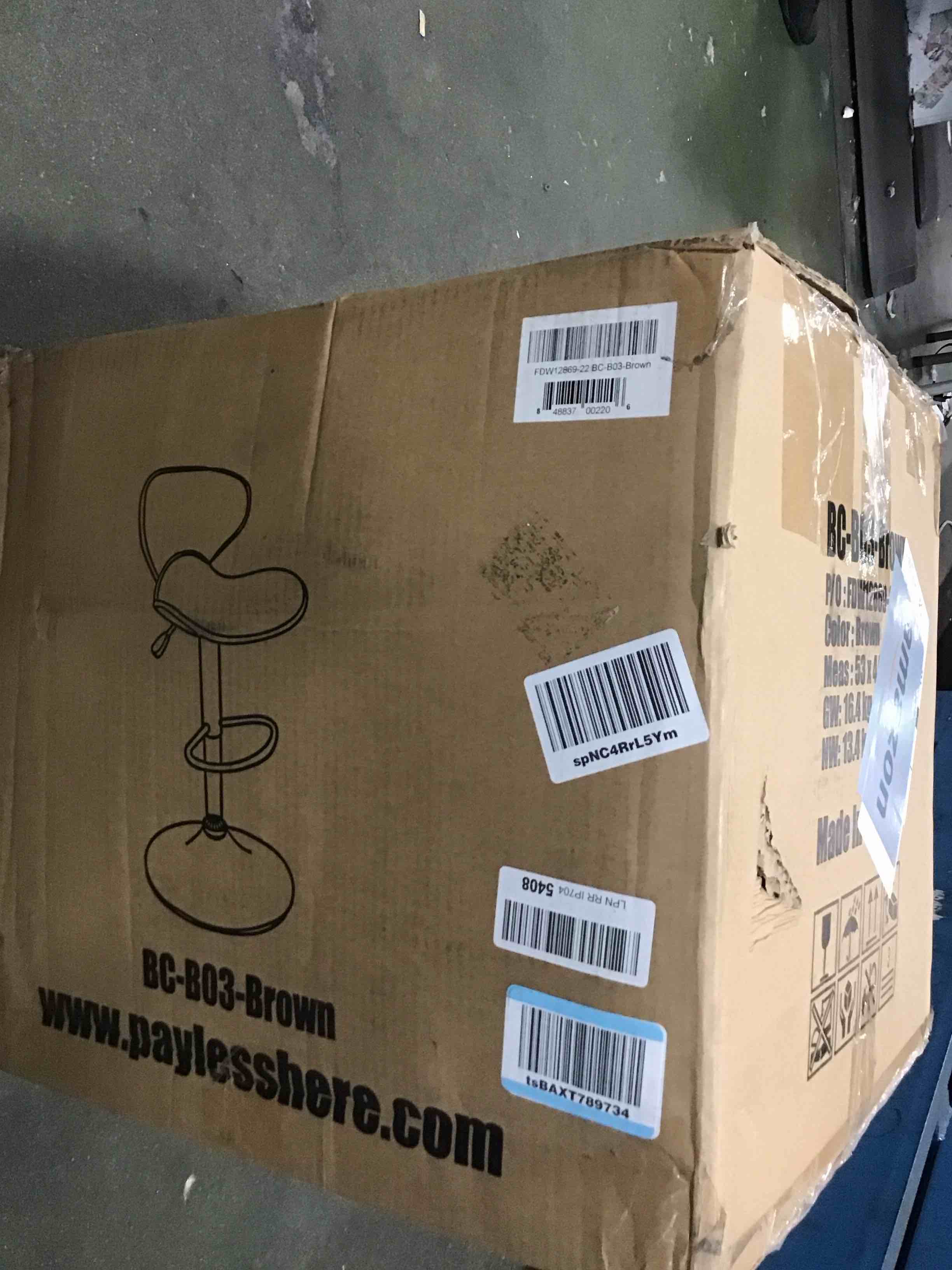 https://s3.amazonaws.com/lotting-images-prod/bidfta/BLU6645875_1719892996174.jpeg