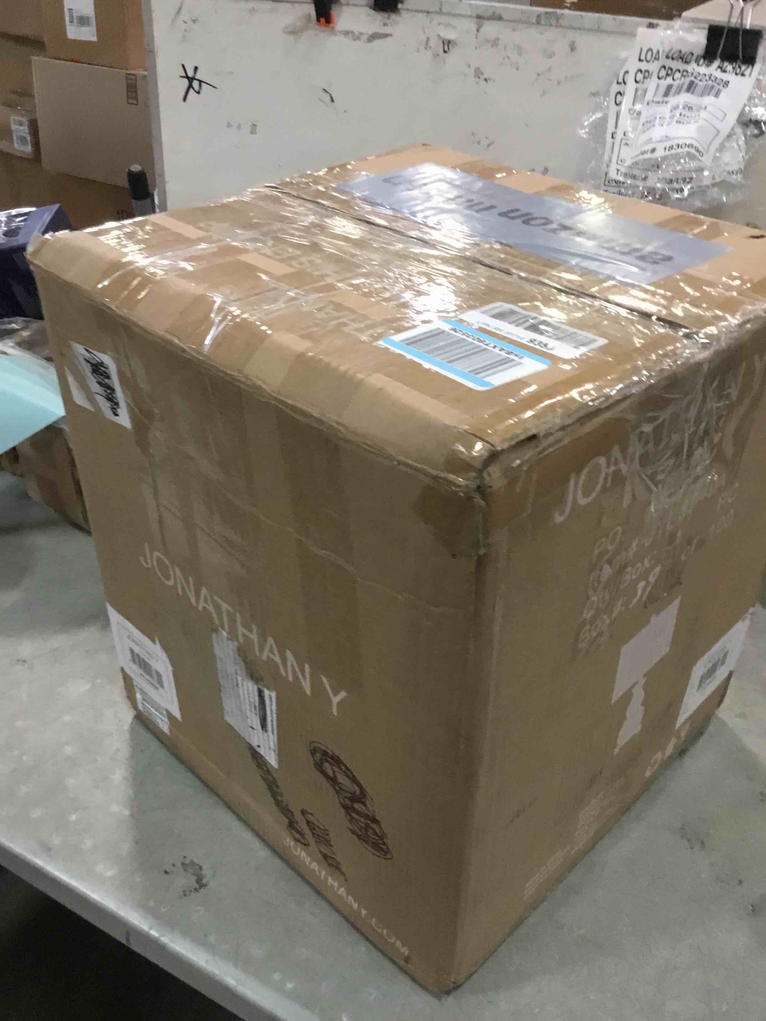 https://s3.amazonaws.com/lotting-images-prod/bidfta/BLU6646062_1720029417691.jpeg