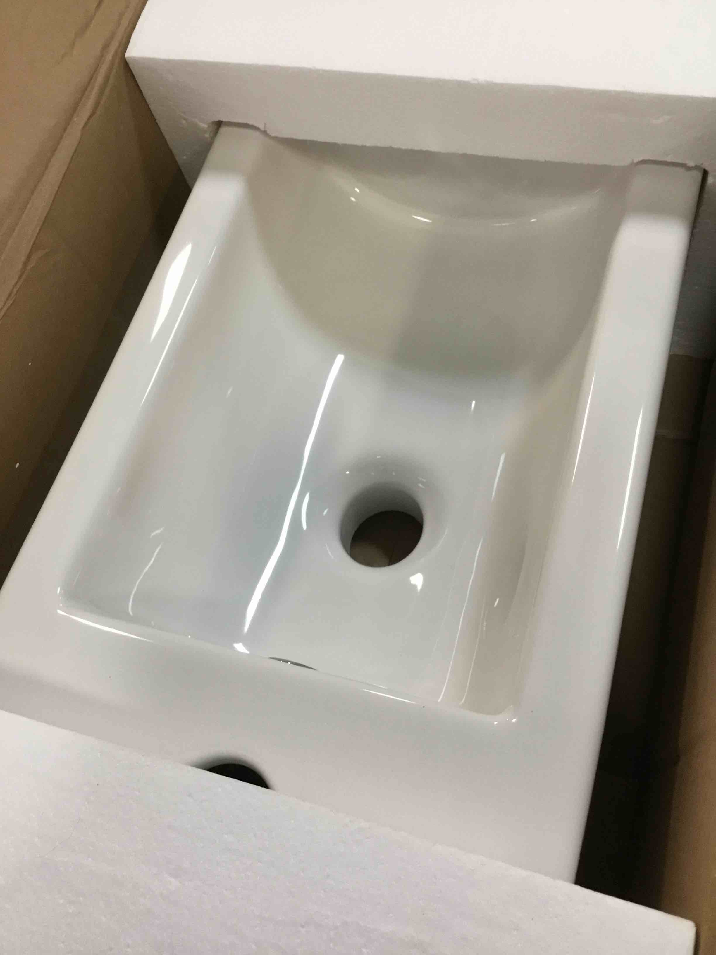https://s3.amazonaws.com/lotting-images-prod/bidfta/BLU6646159_1720221689859.jpeg