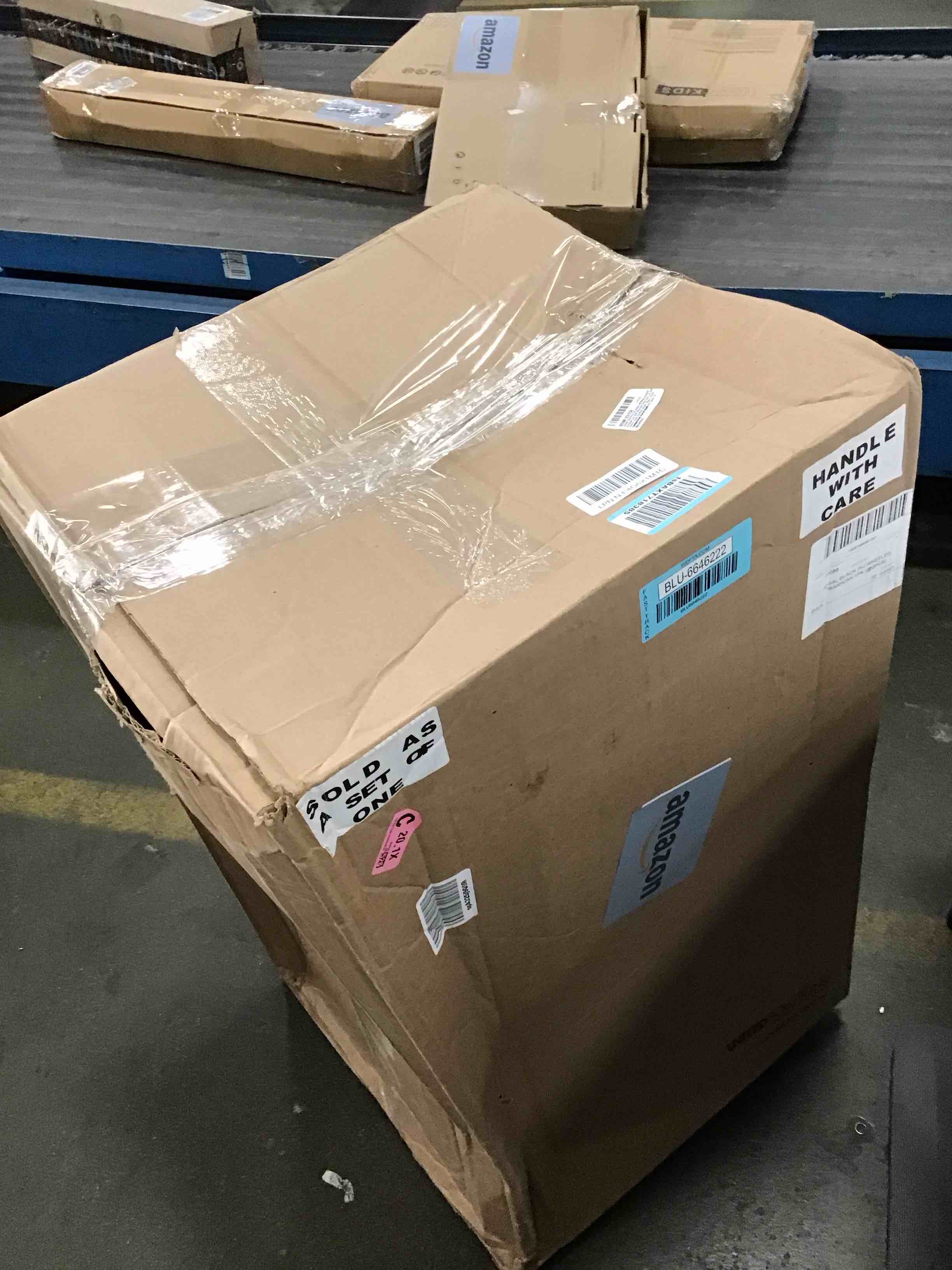 https://s3.amazonaws.com/lotting-images-prod/bidfta/BLU6646222_1720437340973.jpeg
