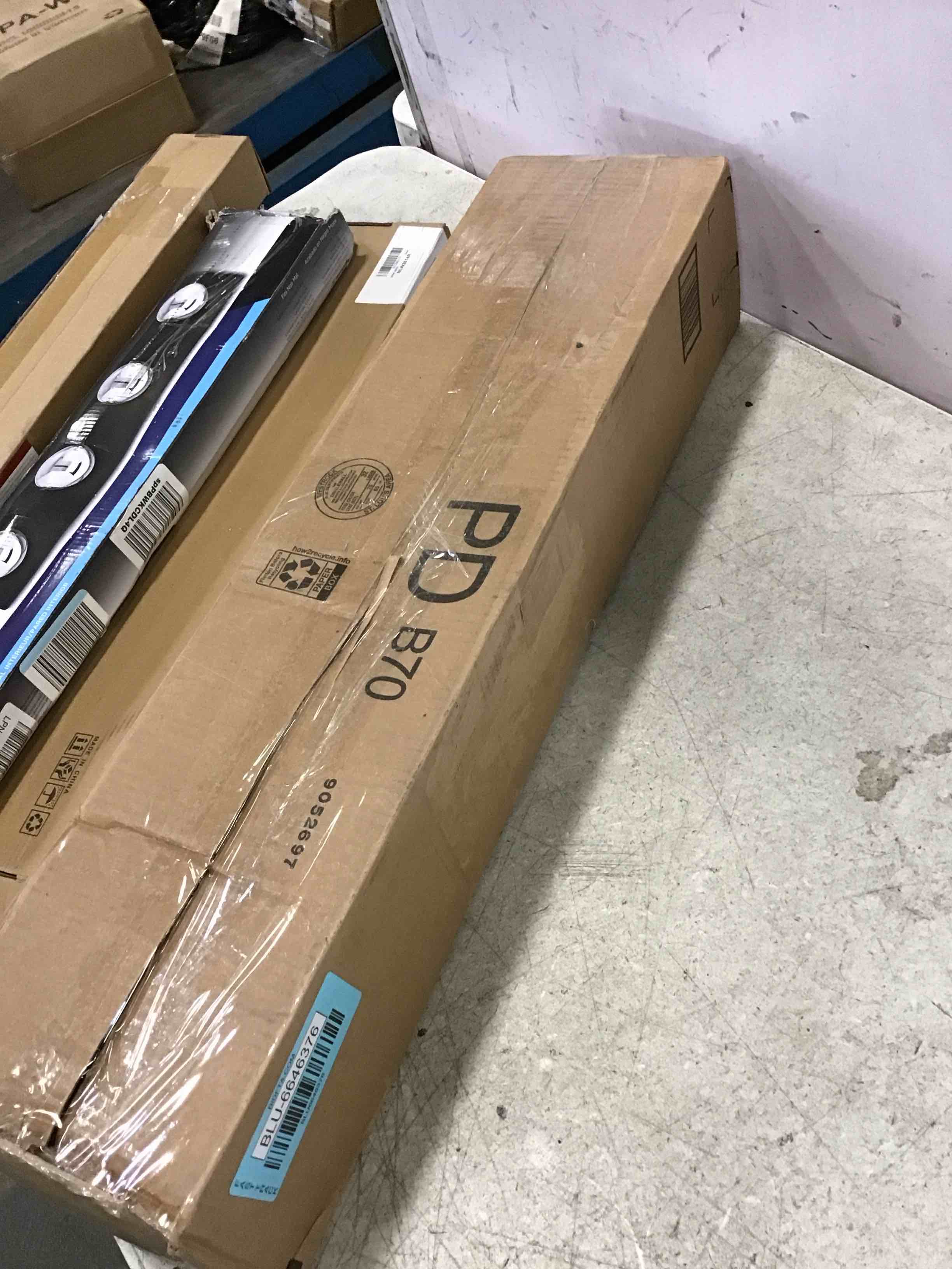 https://s3.amazonaws.com/lotting-images-prod/bidfta/BLU6646376_1720456197575.jpeg