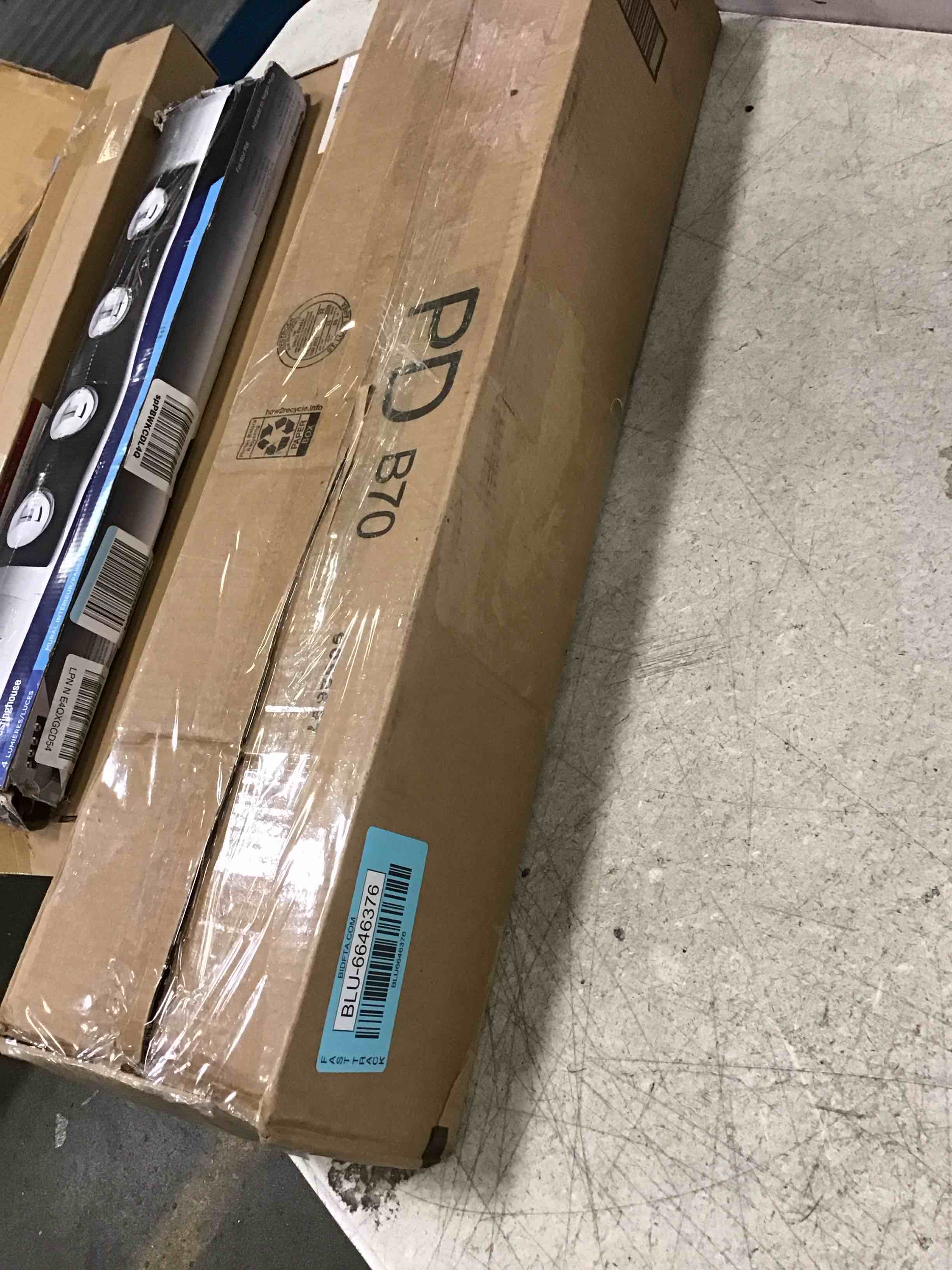 https://s3.amazonaws.com/lotting-images-prod/bidfta/BLU6646376_1720456208188.jpeg