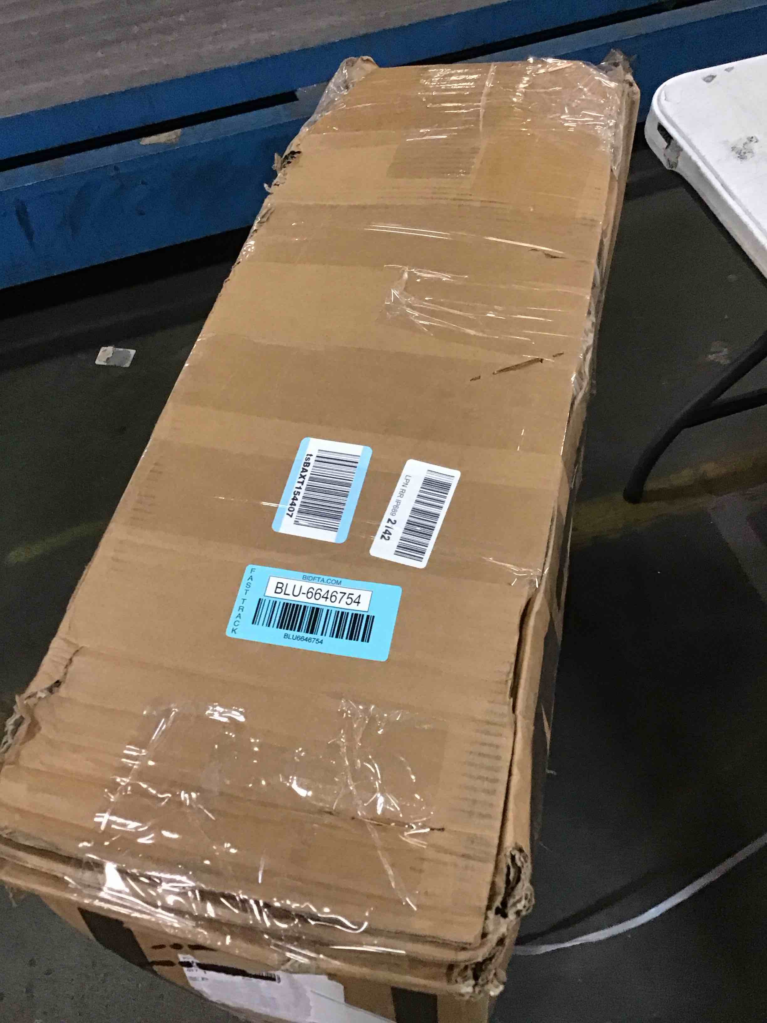 https://s3.amazonaws.com/lotting-images-prod/bidfta/BLU6646754_1720617337089.jpeg
