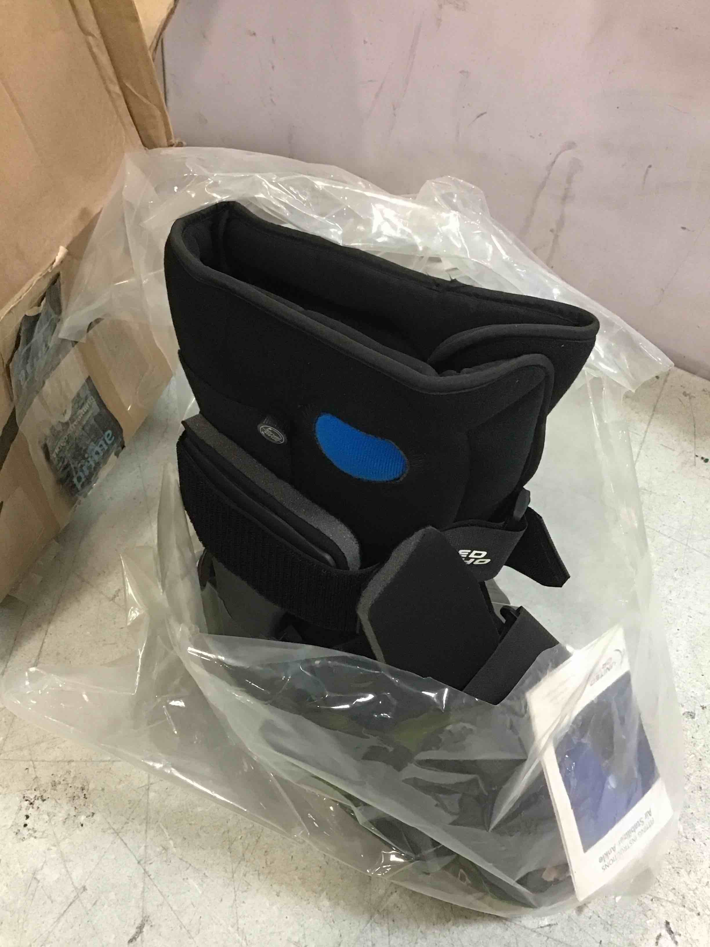 https://s3.amazonaws.com/lotting-images-prod/bidfta/BLU6646796_1720623204360.jpeg