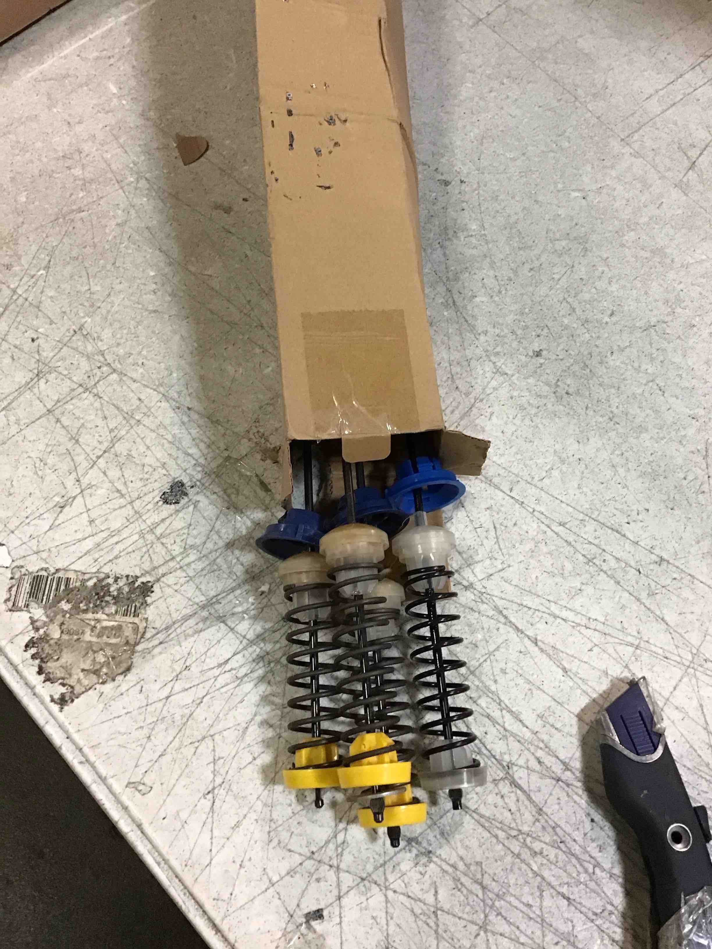 https://s3.amazonaws.com/lotting-images-prod/bidfta/BLU6646809_1720624761756.jpeg
