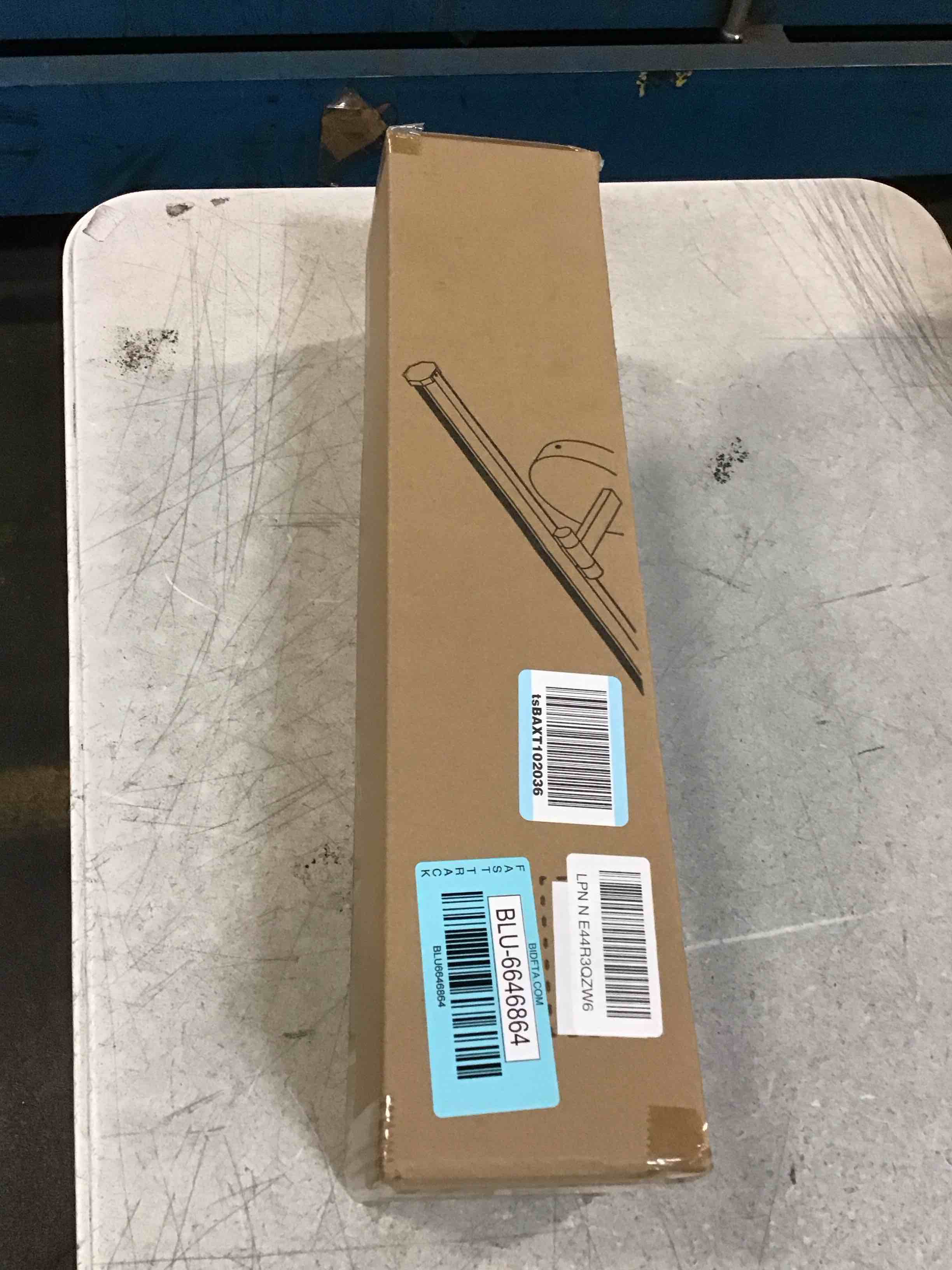 https://s3.amazonaws.com/lotting-images-prod/bidfta/BLU6646864_1720632605766.jpeg