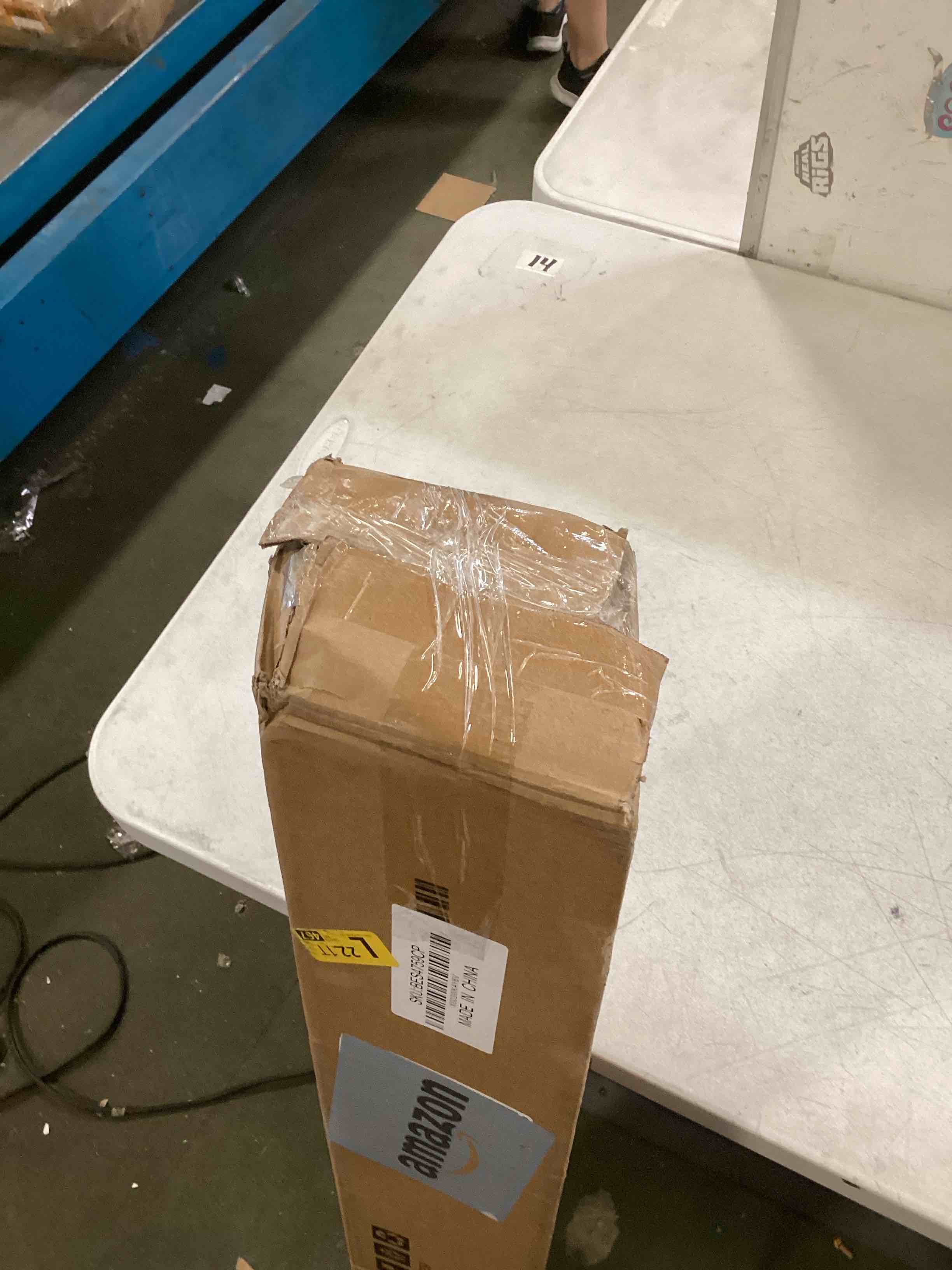 https://s3.amazonaws.com/lotting-images-prod/bidfta/BLU6647253_1719849126649.jpeg