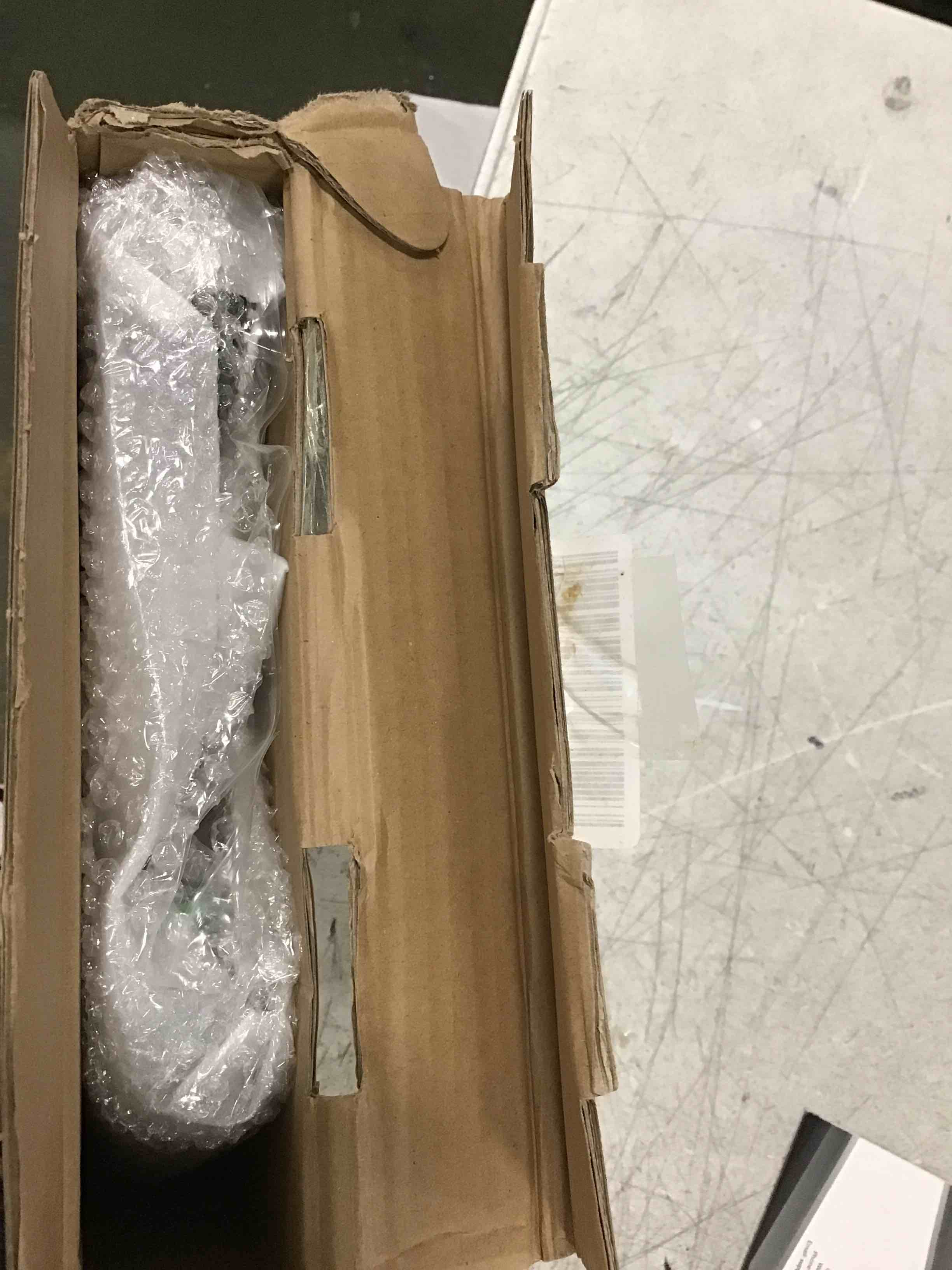 https://s3.amazonaws.com/lotting-images-prod/bidfta/BLU6647818_1720051959028.jpeg