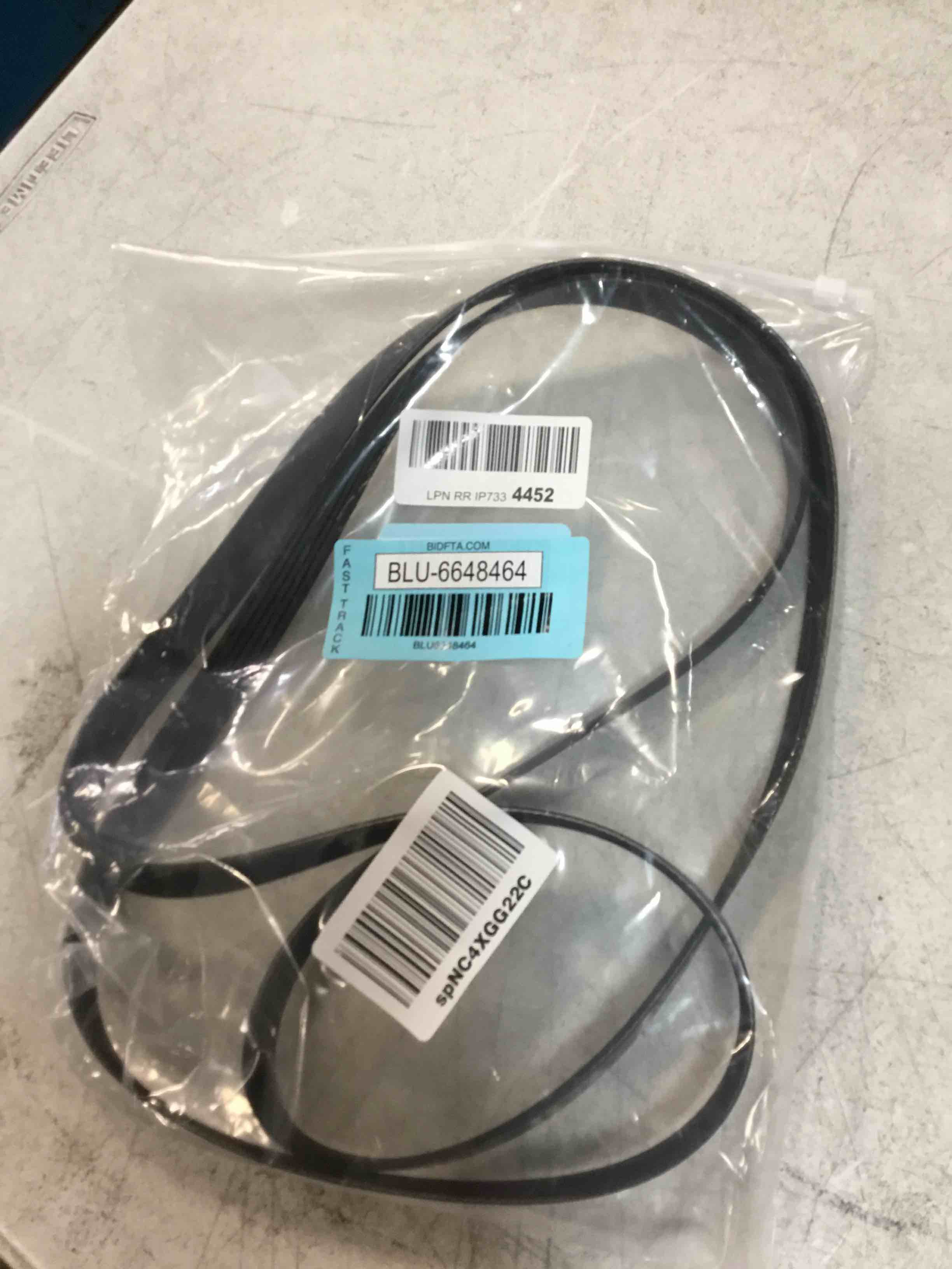 https://s3.amazonaws.com/lotting-images-prod/bidfta/BLU6648464_1719577330541.jpeg