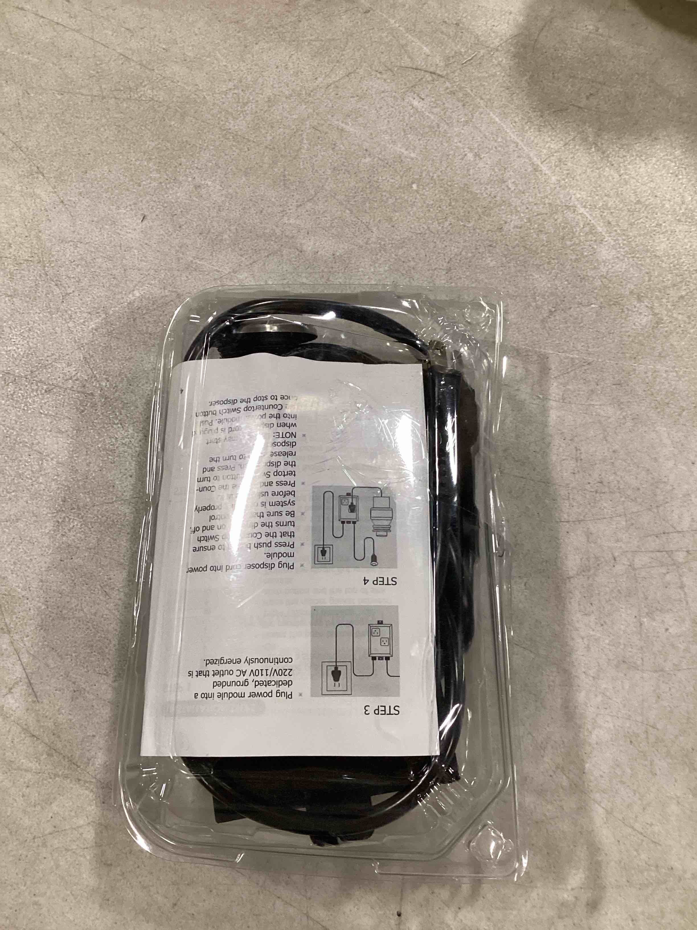 https://s3.amazonaws.com/lotting-images-prod/bidfta/BLU6649267_1720757316051.jpeg