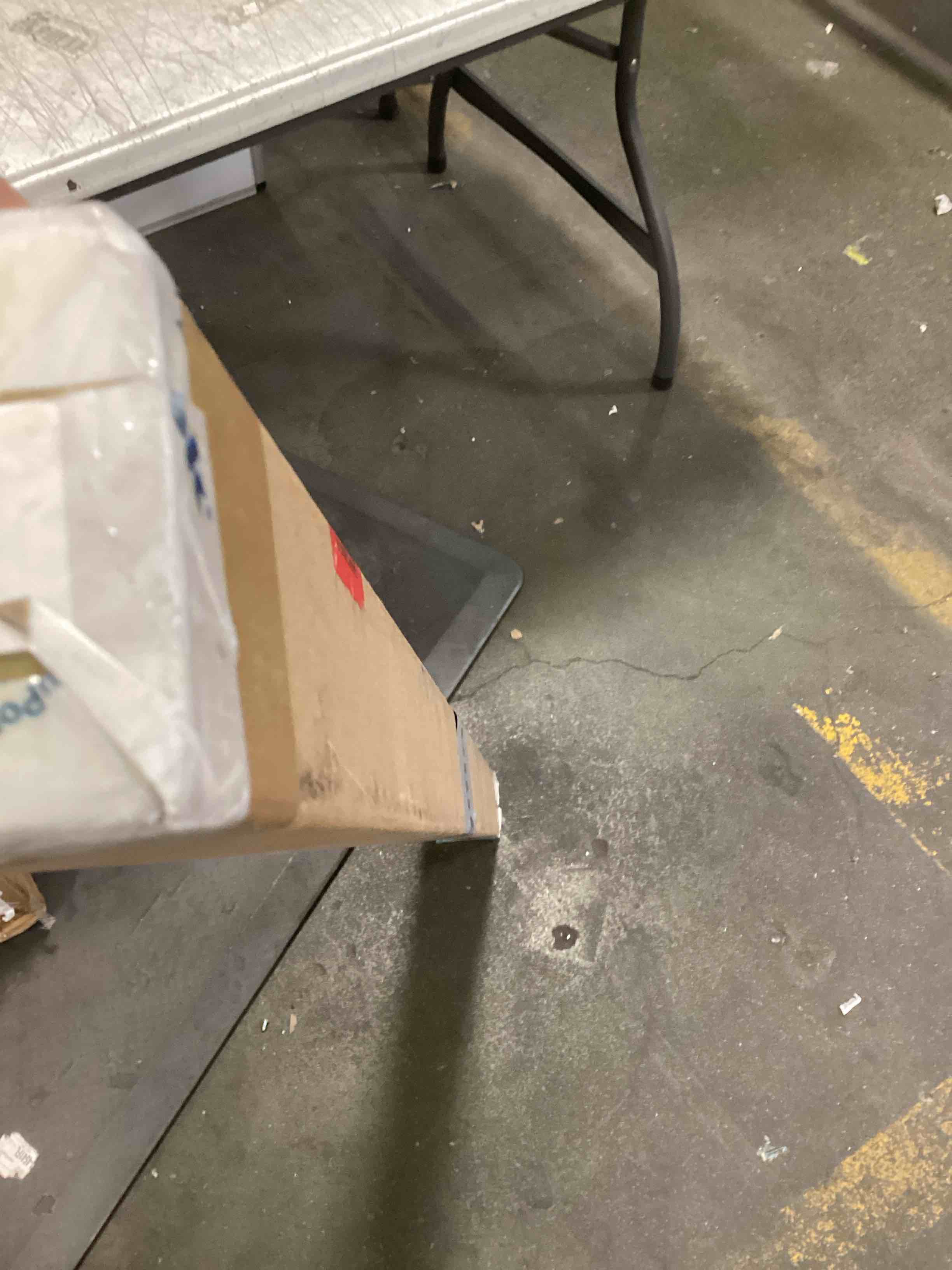 https://s3.amazonaws.com/lotting-images-prod/bidfta/BLU6649308_1720821539942.jpeg