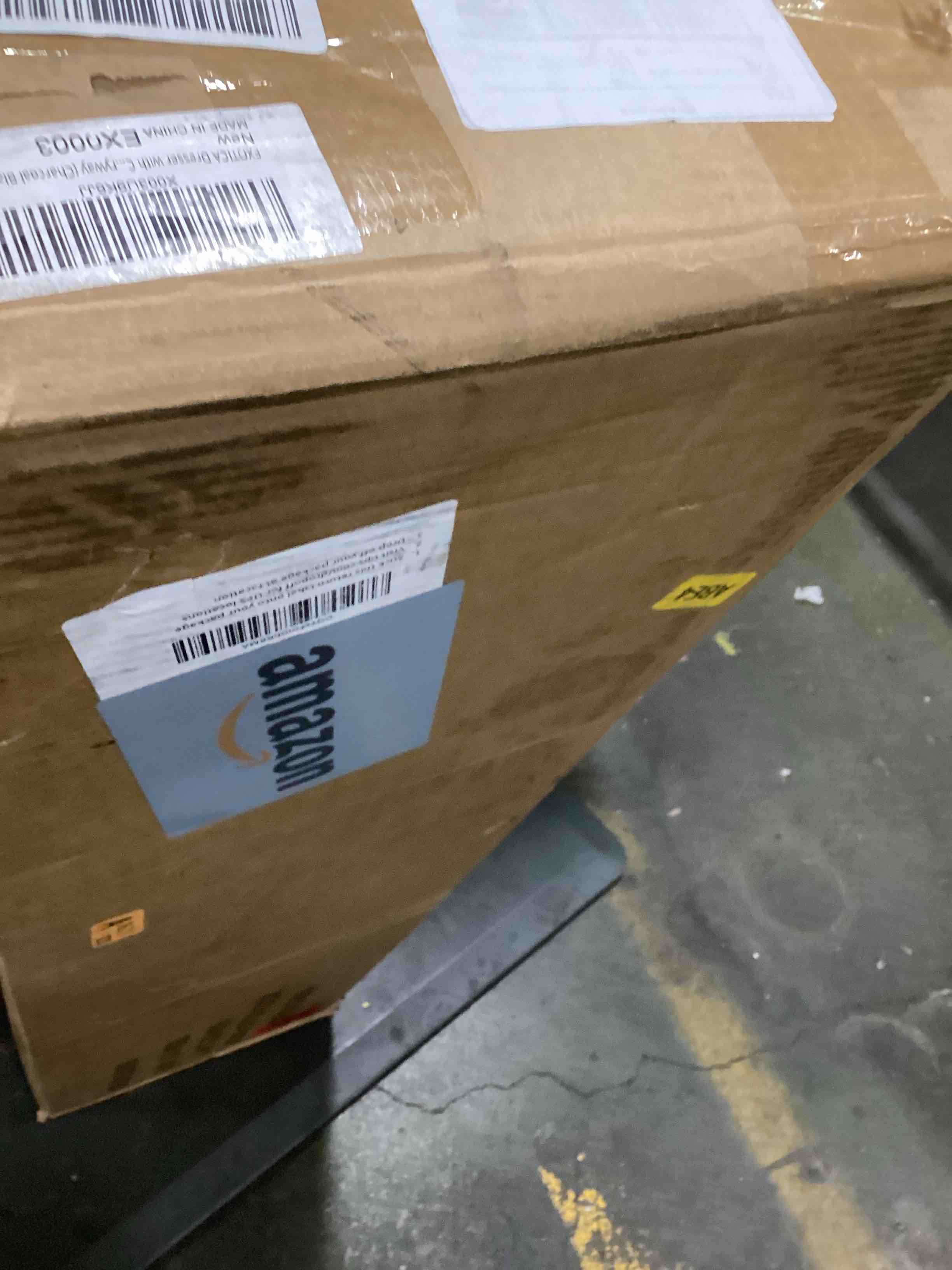 https://s3.amazonaws.com/lotting-images-prod/bidfta/BLU6649396_1720845600087.jpeg