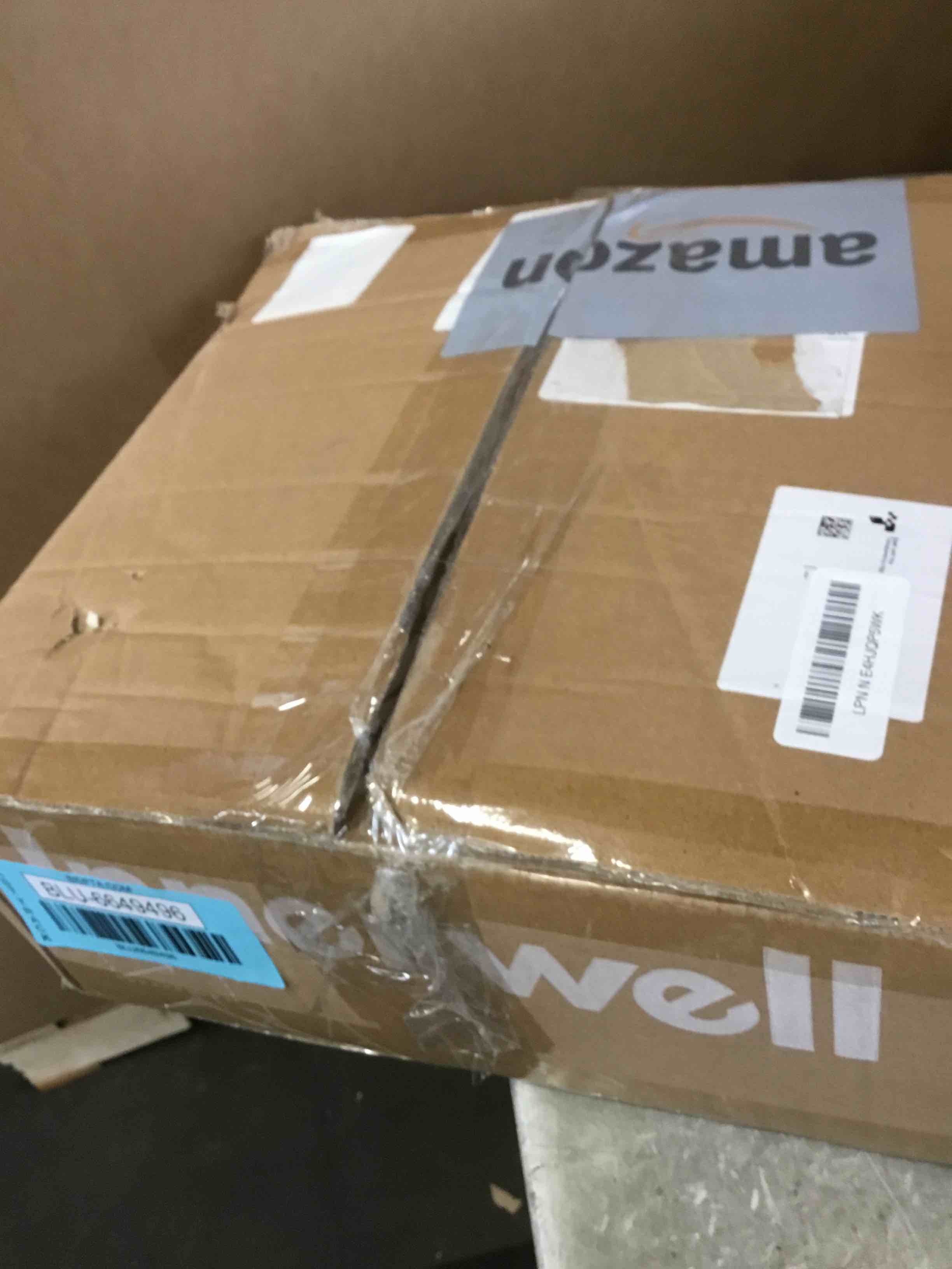 https://s3.amazonaws.com/lotting-images-prod/bidfta/BLU6649496_1722516949957.jpeg