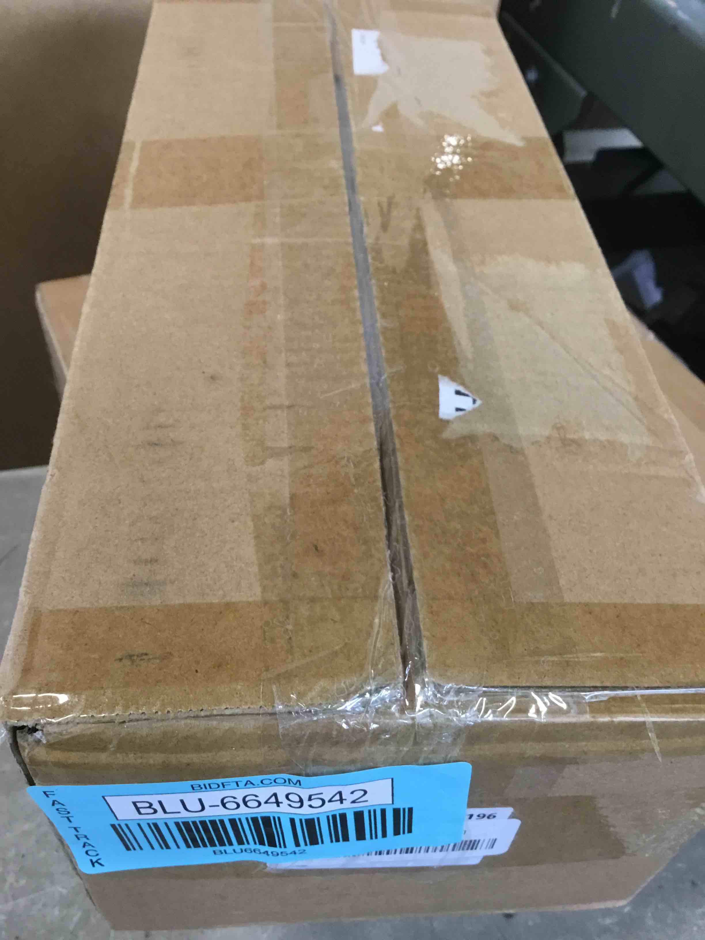 https://s3.amazonaws.com/lotting-images-prod/bidfta/BLU6649542_1722522572141.jpeg