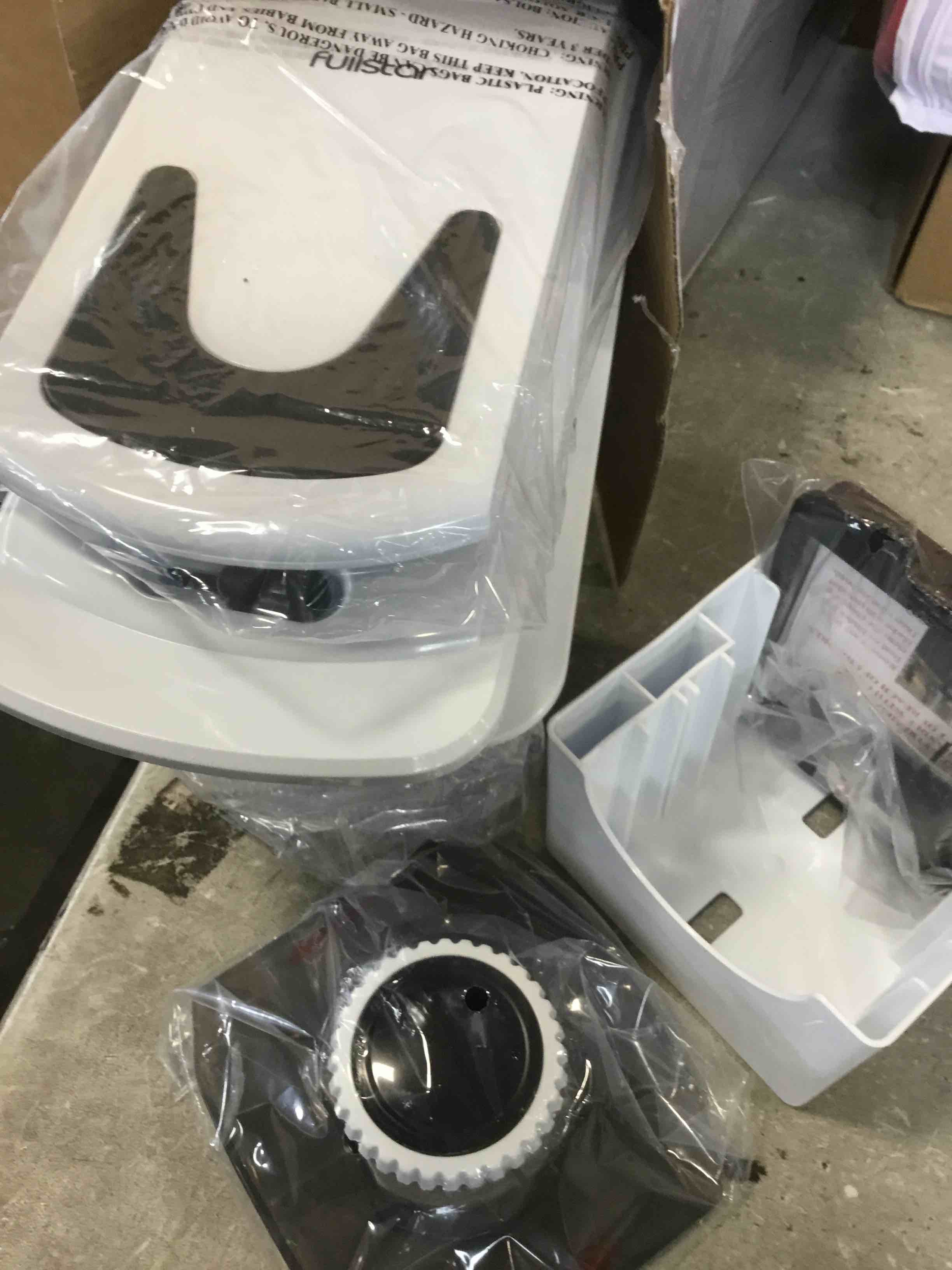 https://s3.amazonaws.com/lotting-images-prod/bidfta/BLU6649577_1722525184660.jpeg