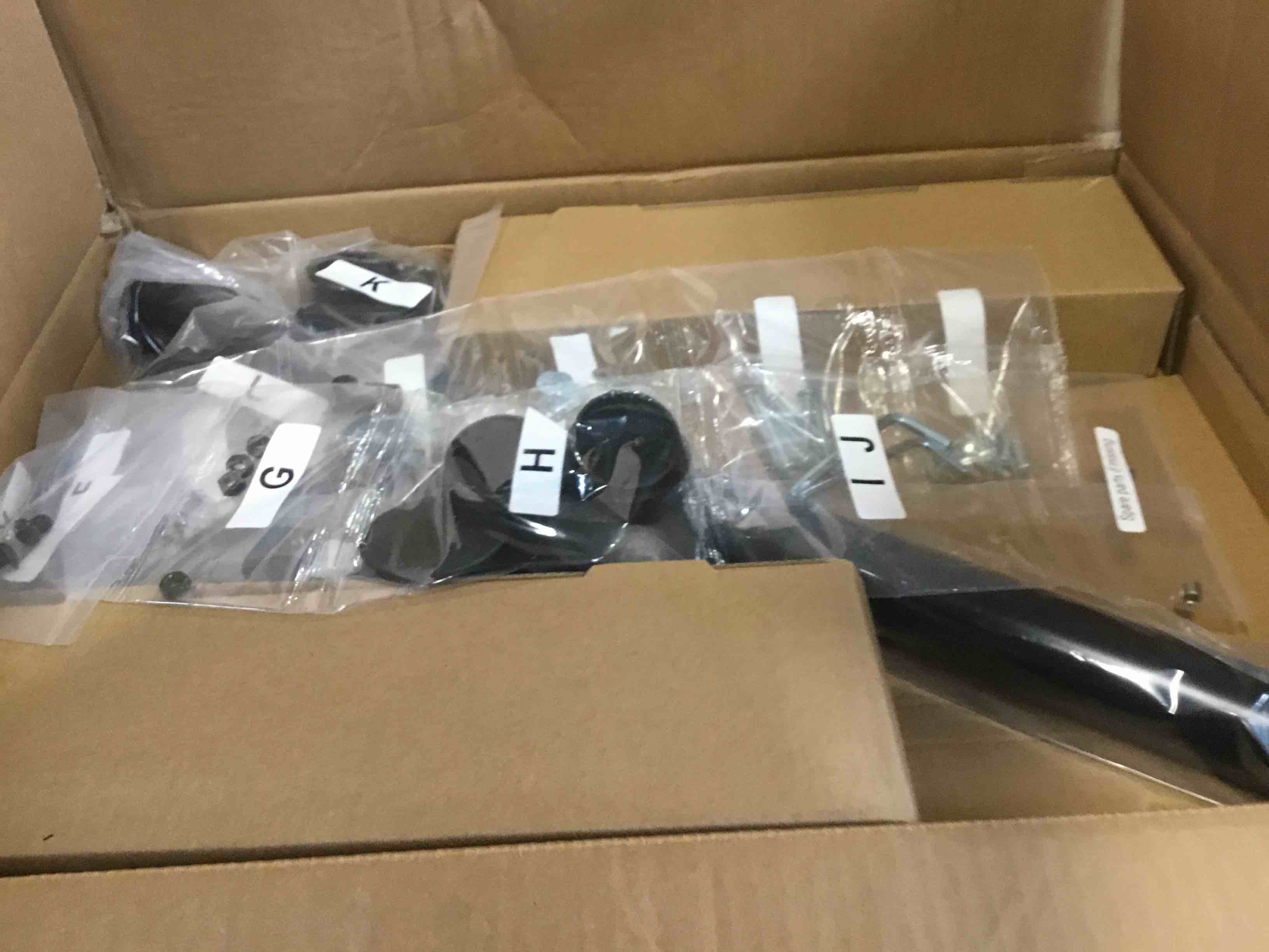 https://s3.amazonaws.com/lotting-images-prod/bidfta/BLU6649586_1722526119802.jpeg