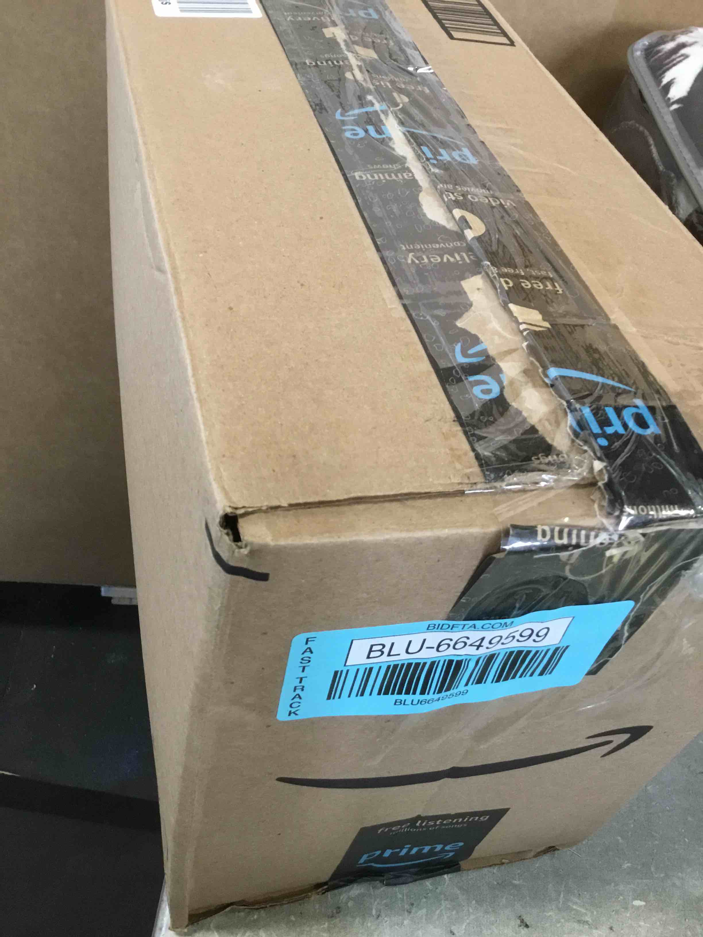 https://s3.amazonaws.com/lotting-images-prod/bidfta/BLU6649599_1722527329980.jpeg