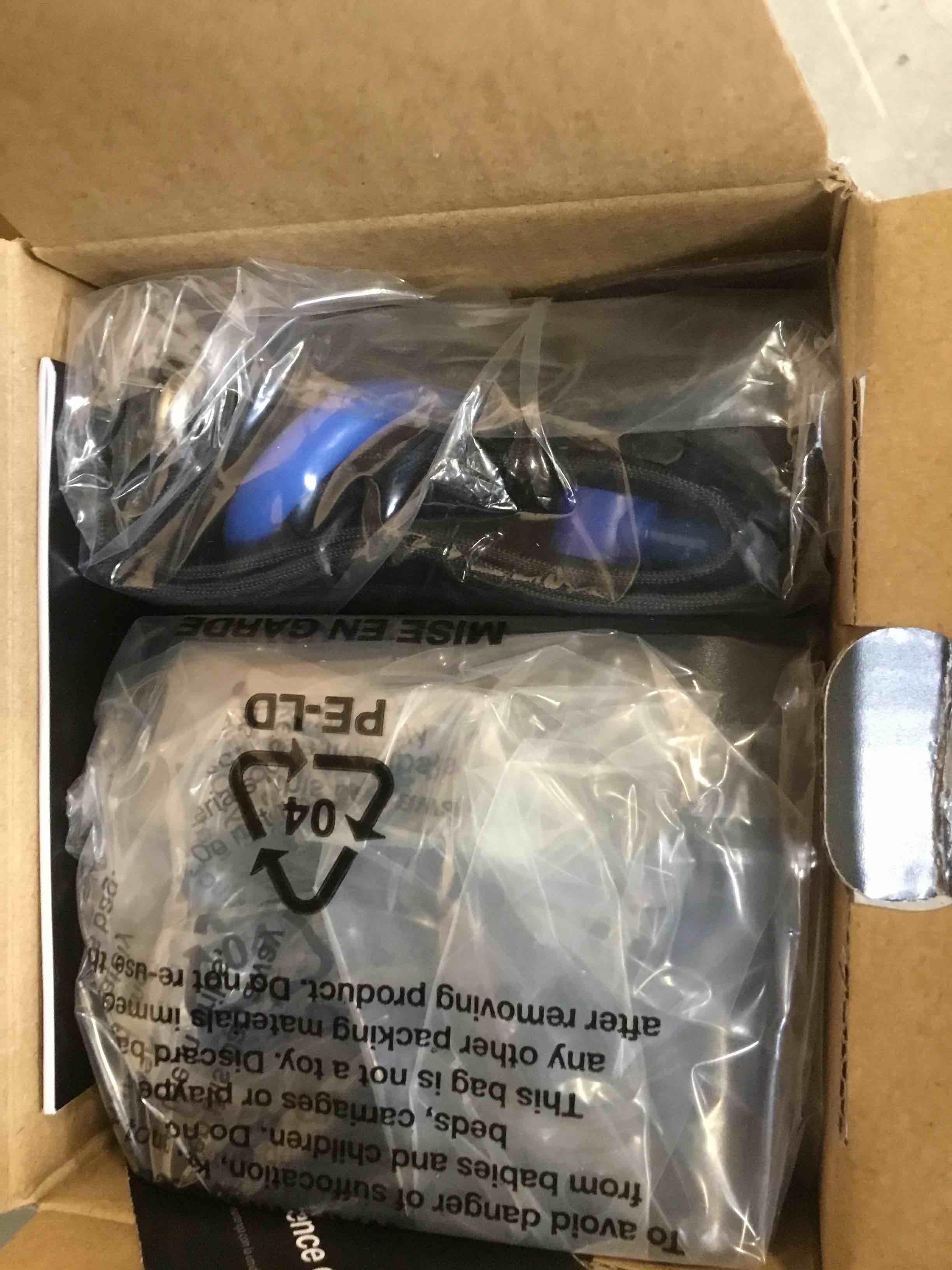 https://s3.amazonaws.com/lotting-images-prod/bidfta/BLU6649622_1722531202260.jpeg