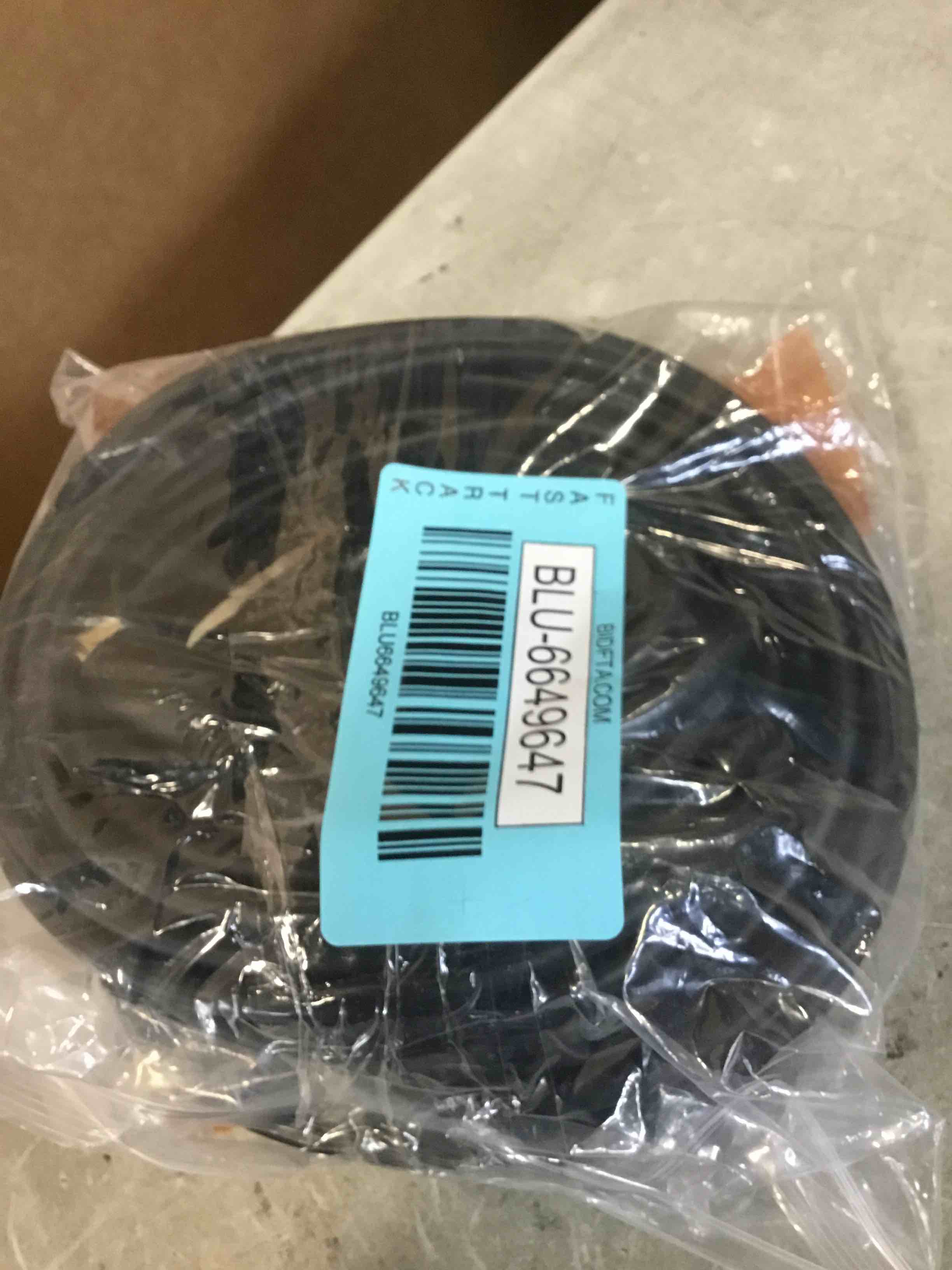 https://s3.amazonaws.com/lotting-images-prod/bidfta/BLU6649647_1722533756661.jpeg