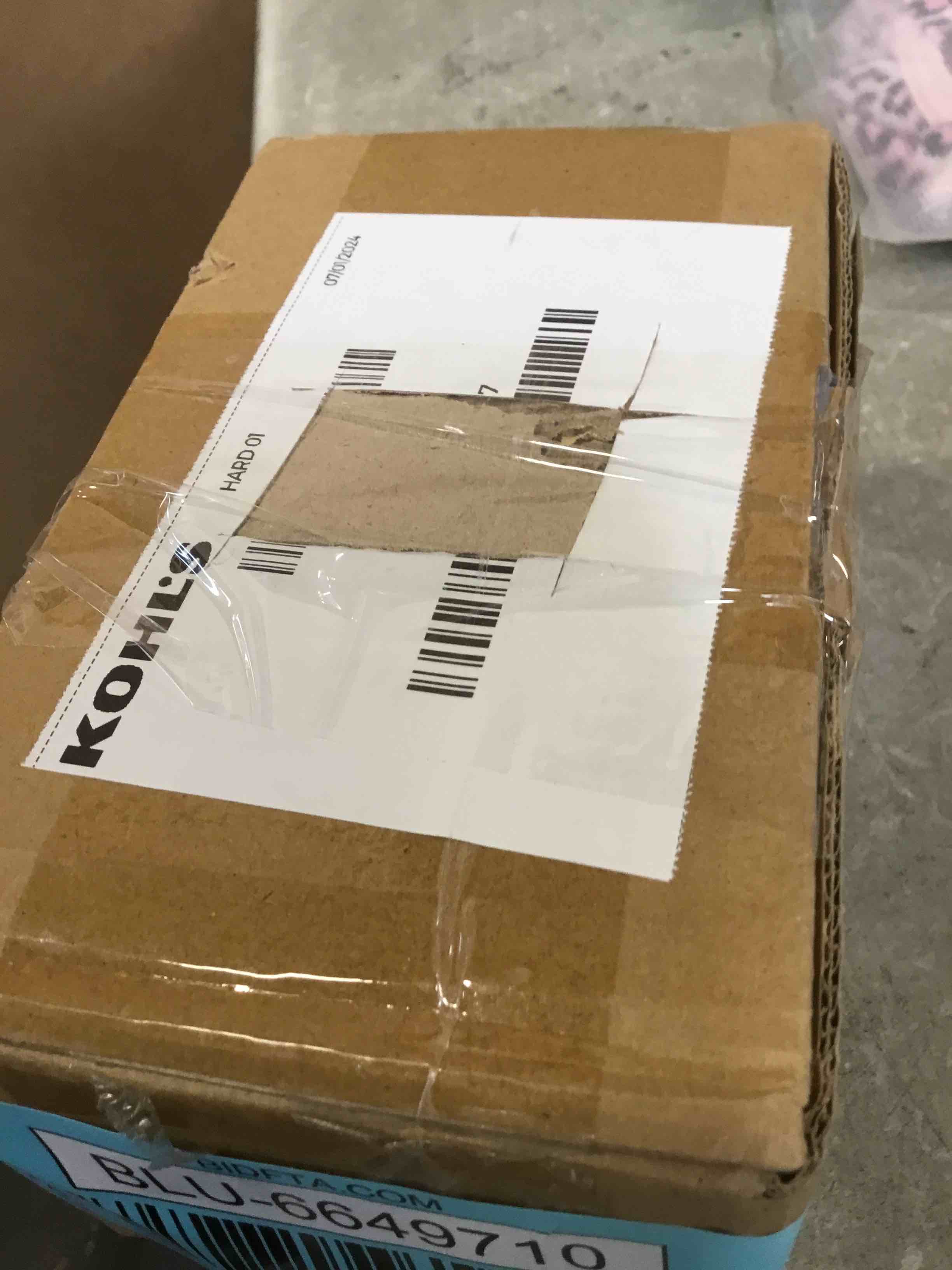 https://s3.amazonaws.com/lotting-images-prod/bidfta/BLU6649710_1722538589384.jpeg