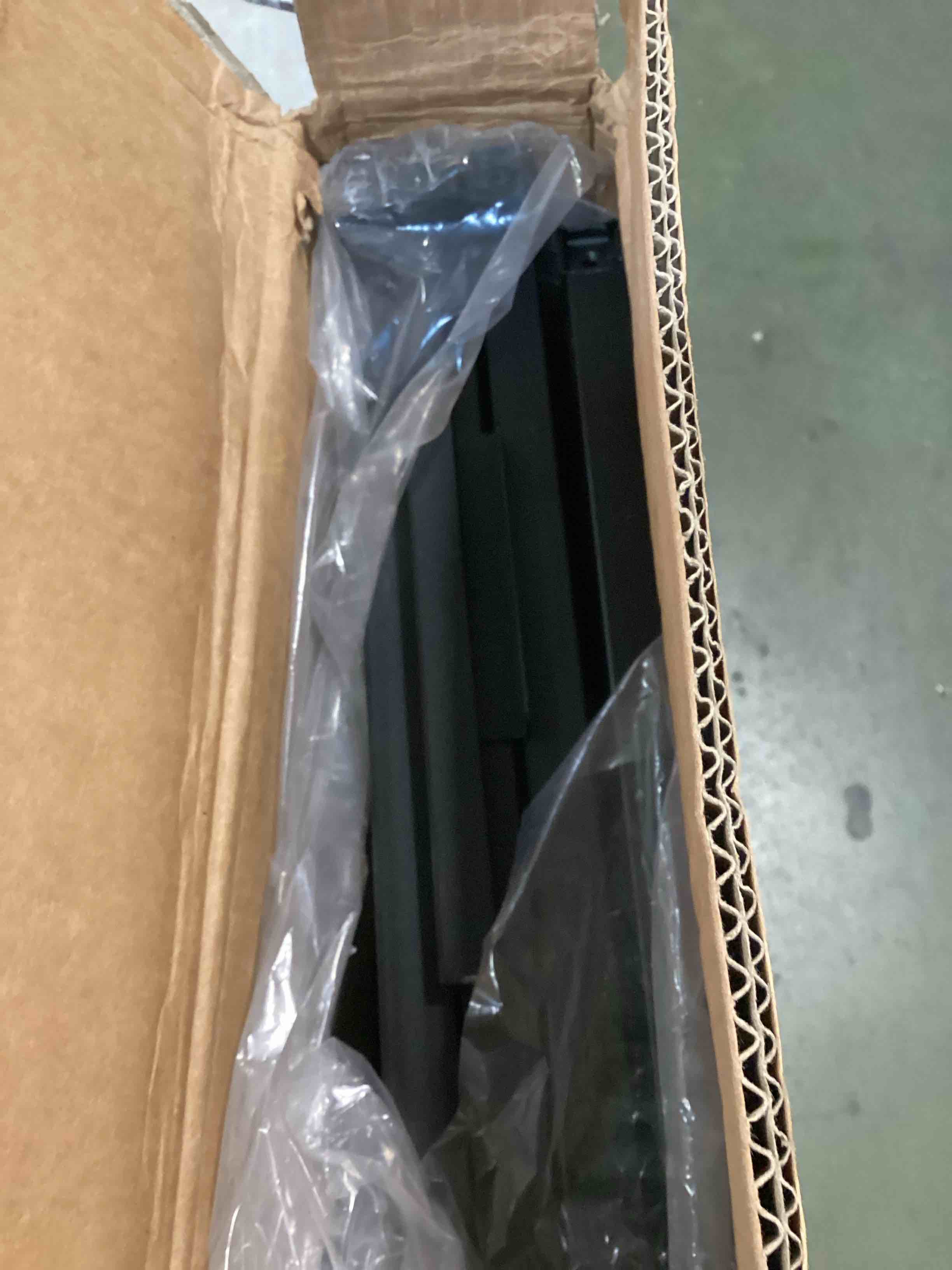 https://s3.amazonaws.com/lotting-images-prod/bidfta/BLU6649978_1719494843690.jpeg