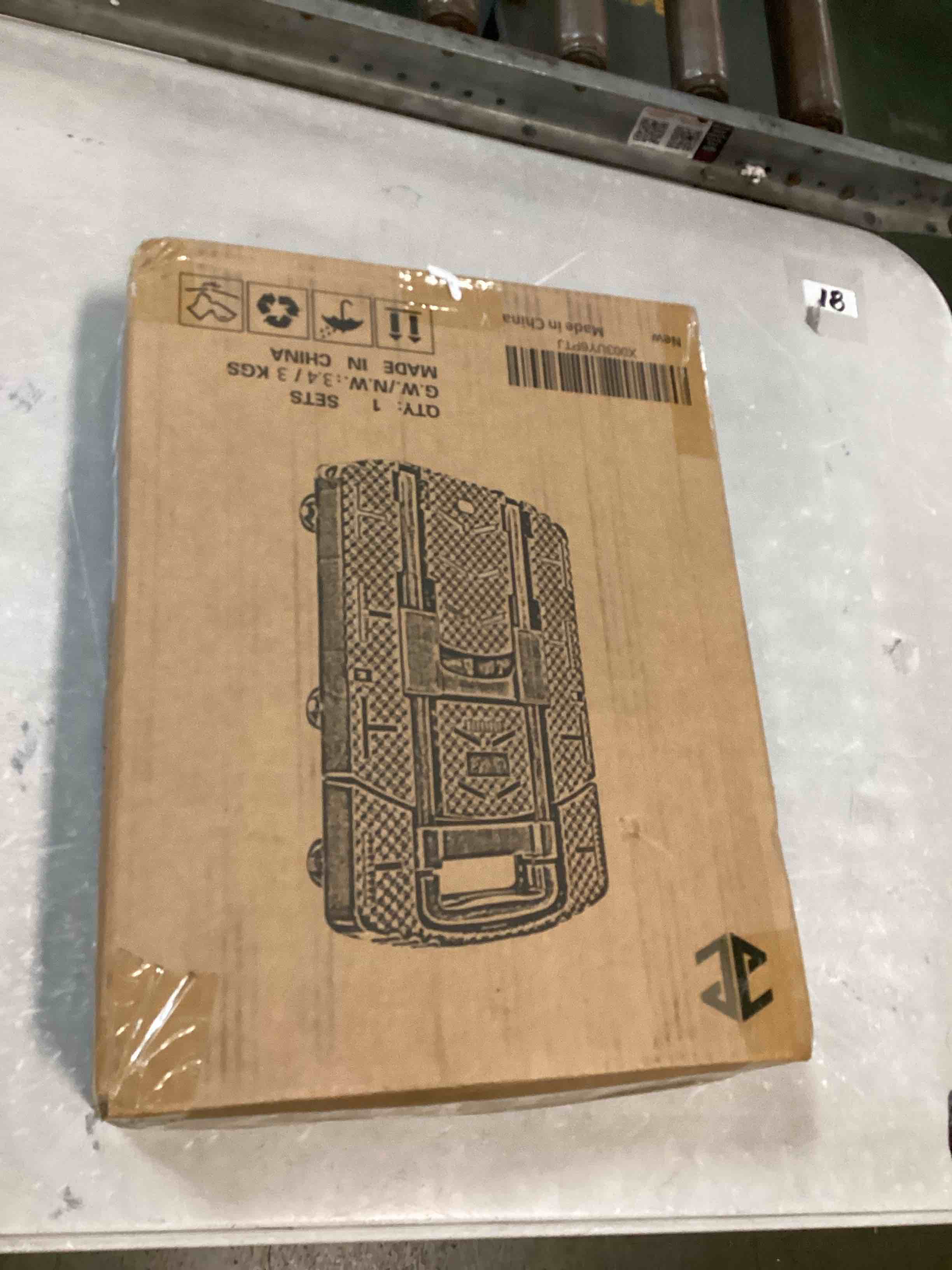https://s3.amazonaws.com/lotting-images-prod/bidfta/BLU6649994_1719498094784.jpeg