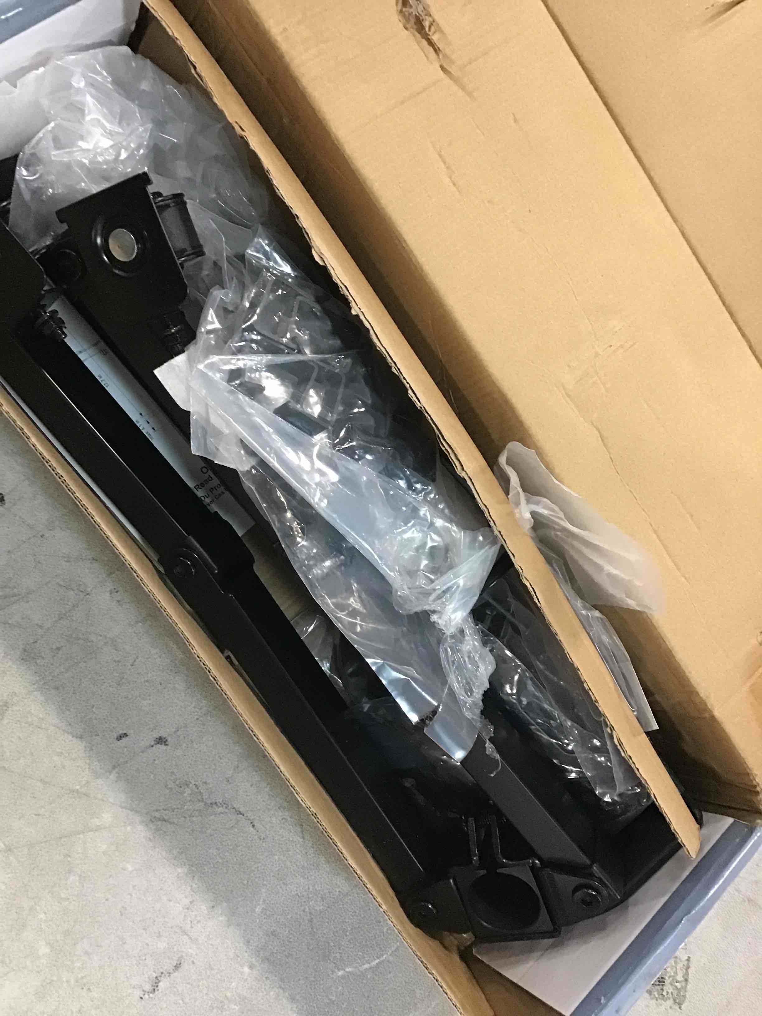 https://s3.amazonaws.com/lotting-images-prod/bidfta/BLU6650901_1719940967985.jpeg