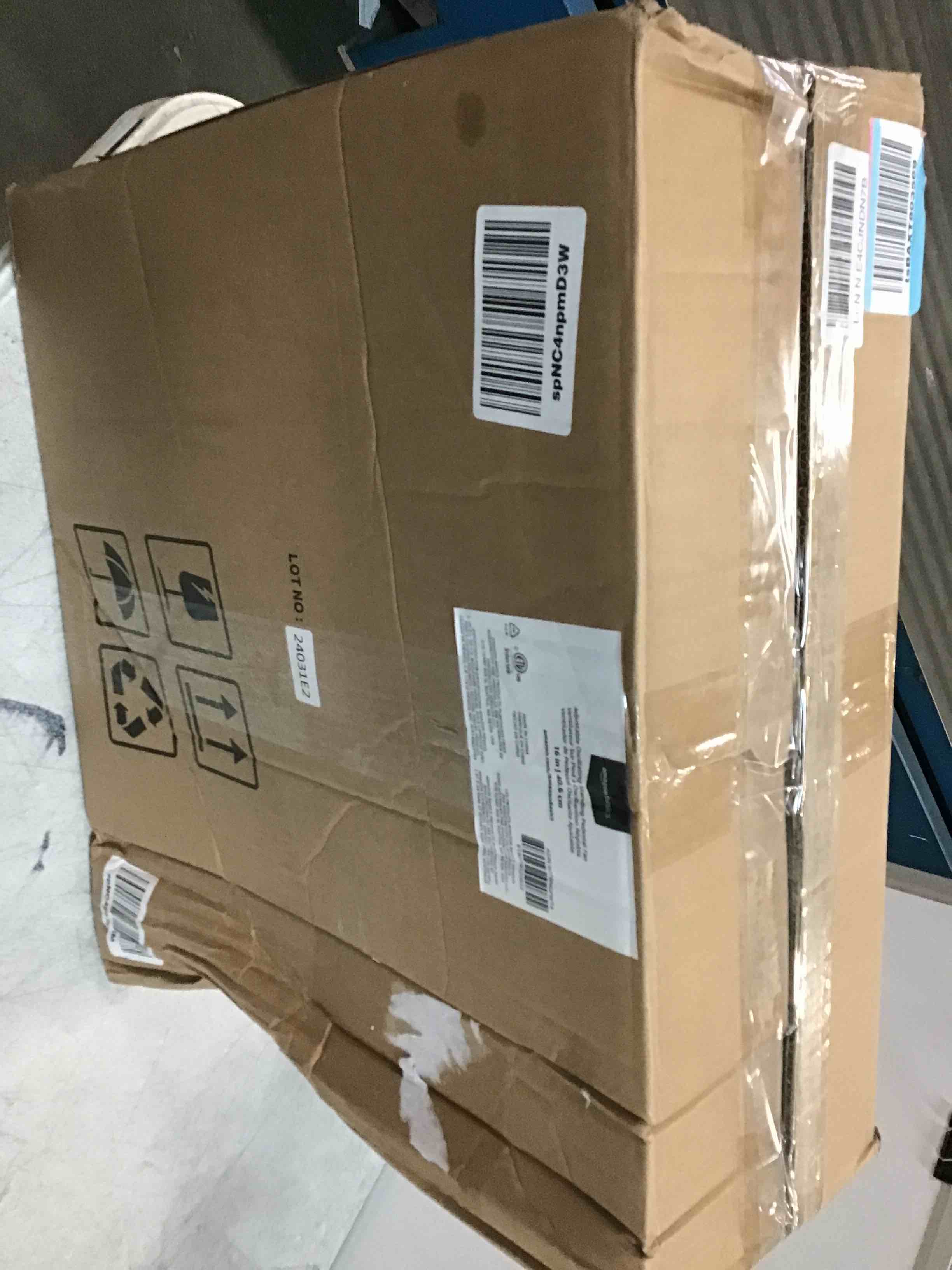 https://s3.amazonaws.com/lotting-images-prod/bidfta/BLU6651244_1720181511049.jpeg