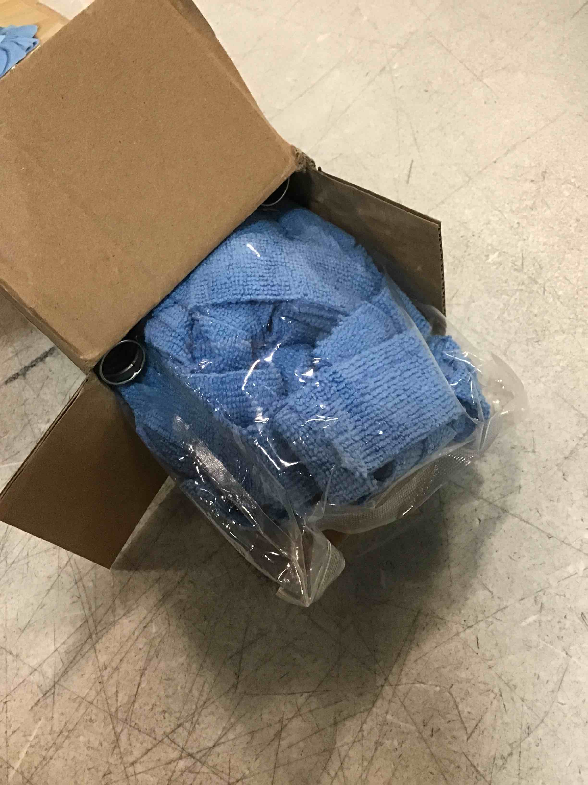 https://s3.amazonaws.com/lotting-images-prod/bidfta/BLU6651315_1720186670664.jpeg