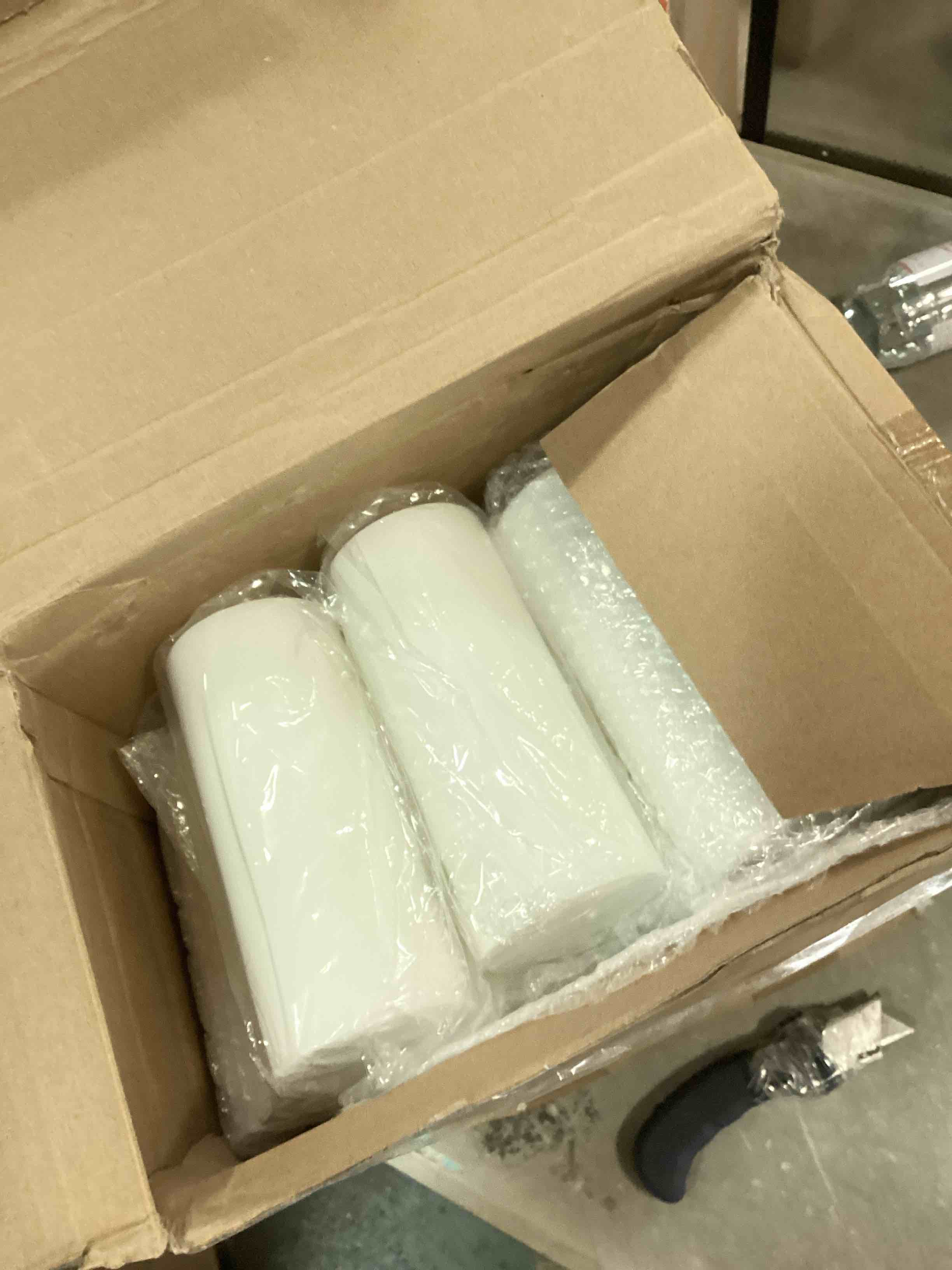 https://s3.amazonaws.com/lotting-images-prod/bidfta/BLU6651615_1719941831058.jpeg