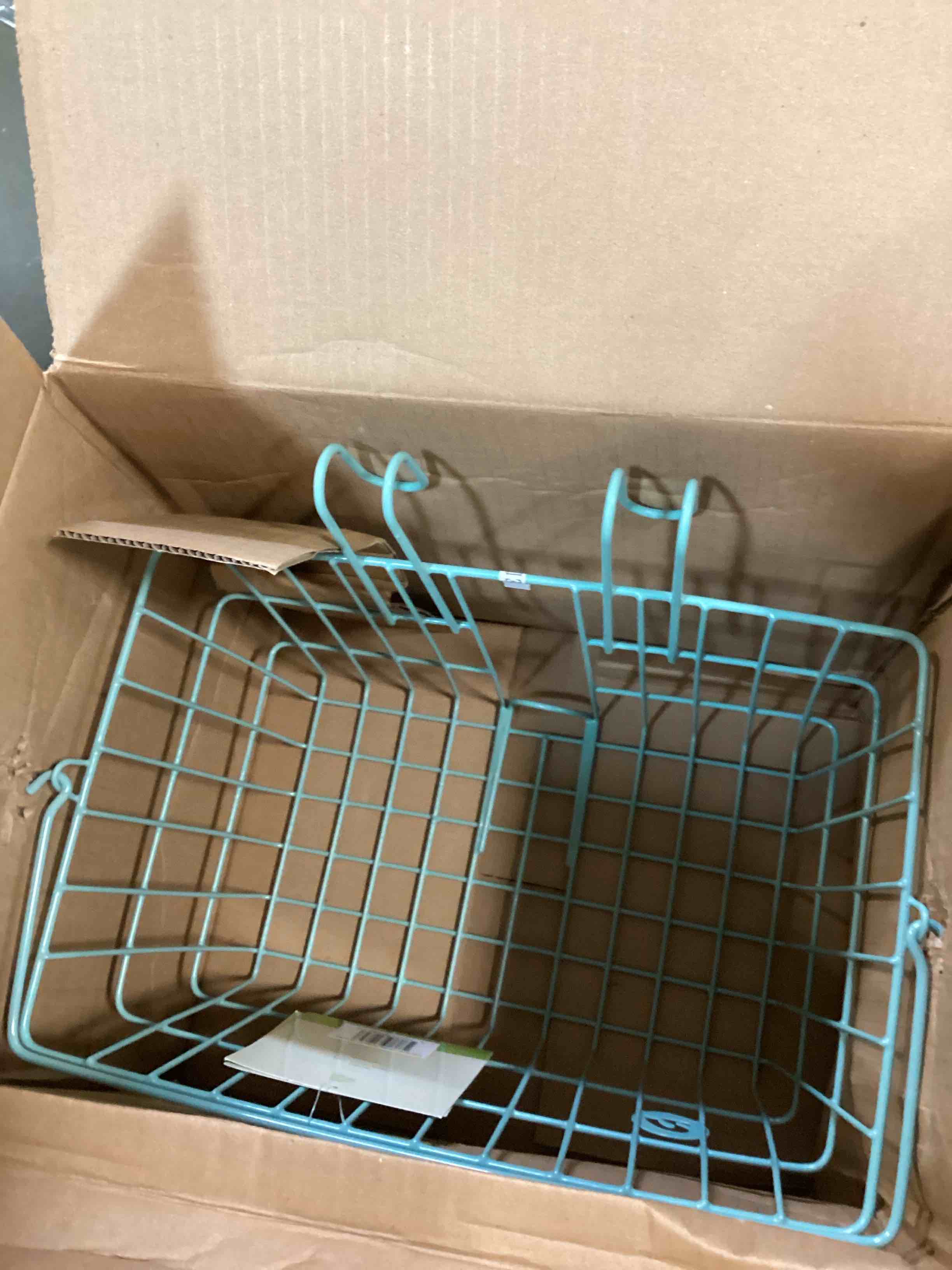 https://s3.amazonaws.com/lotting-images-prod/bidfta/BLU6651617_1719941950012.jpeg