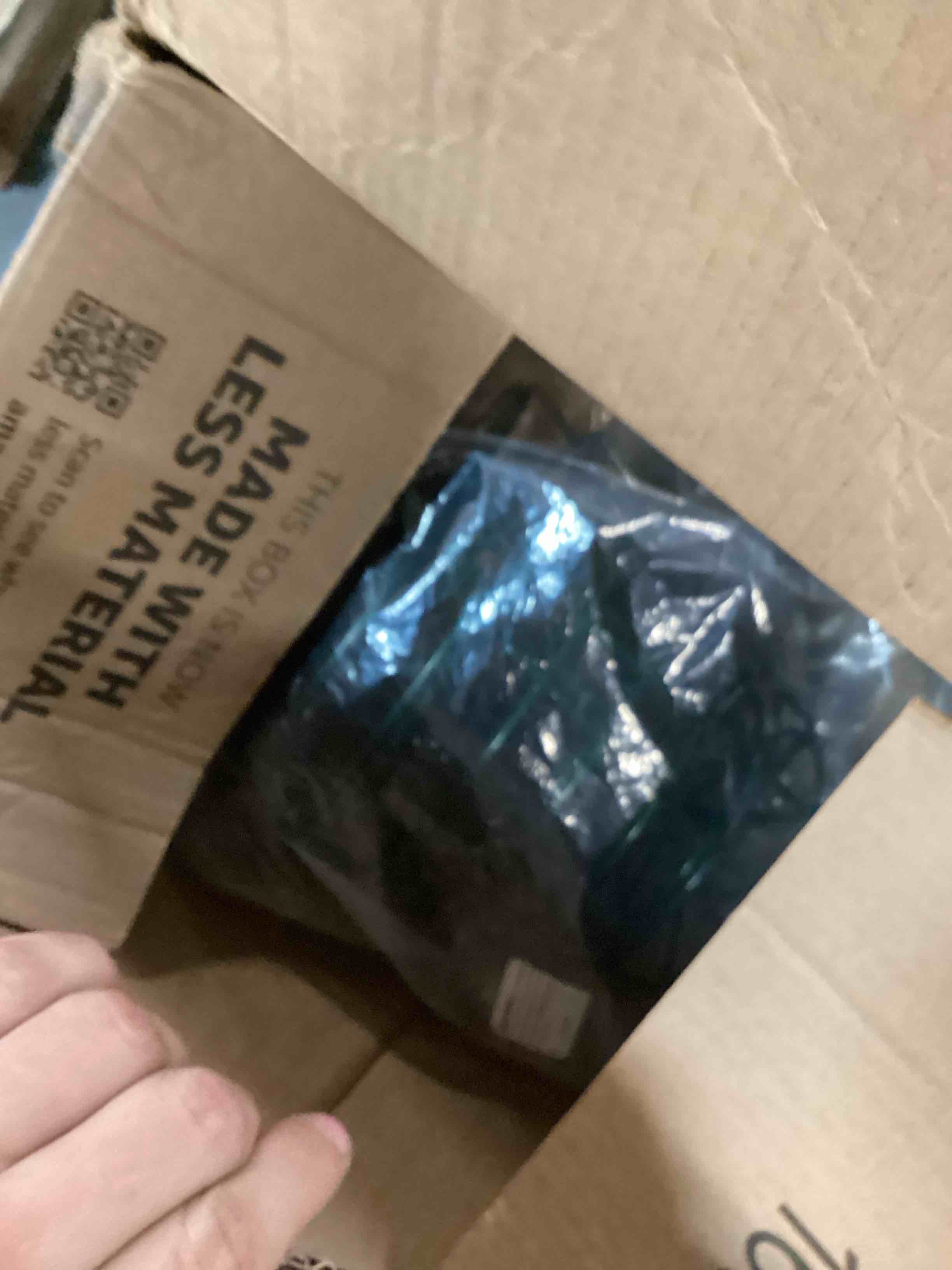 https://s3.amazonaws.com/lotting-images-prod/bidfta/BLU6651661_1719946058261.jpeg