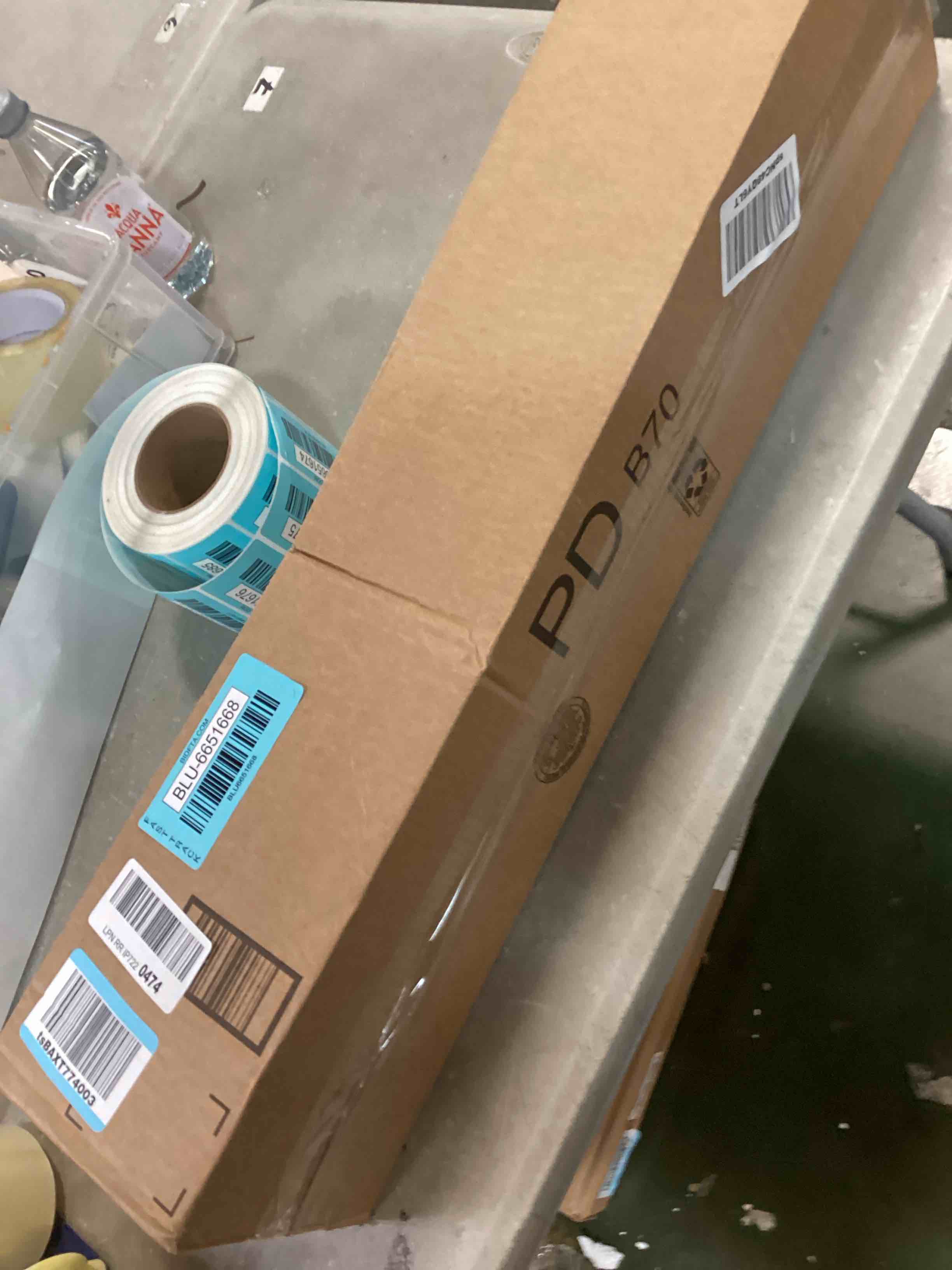 https://s3.amazonaws.com/lotting-images-prod/bidfta/BLU6651668_1719947947056.jpeg