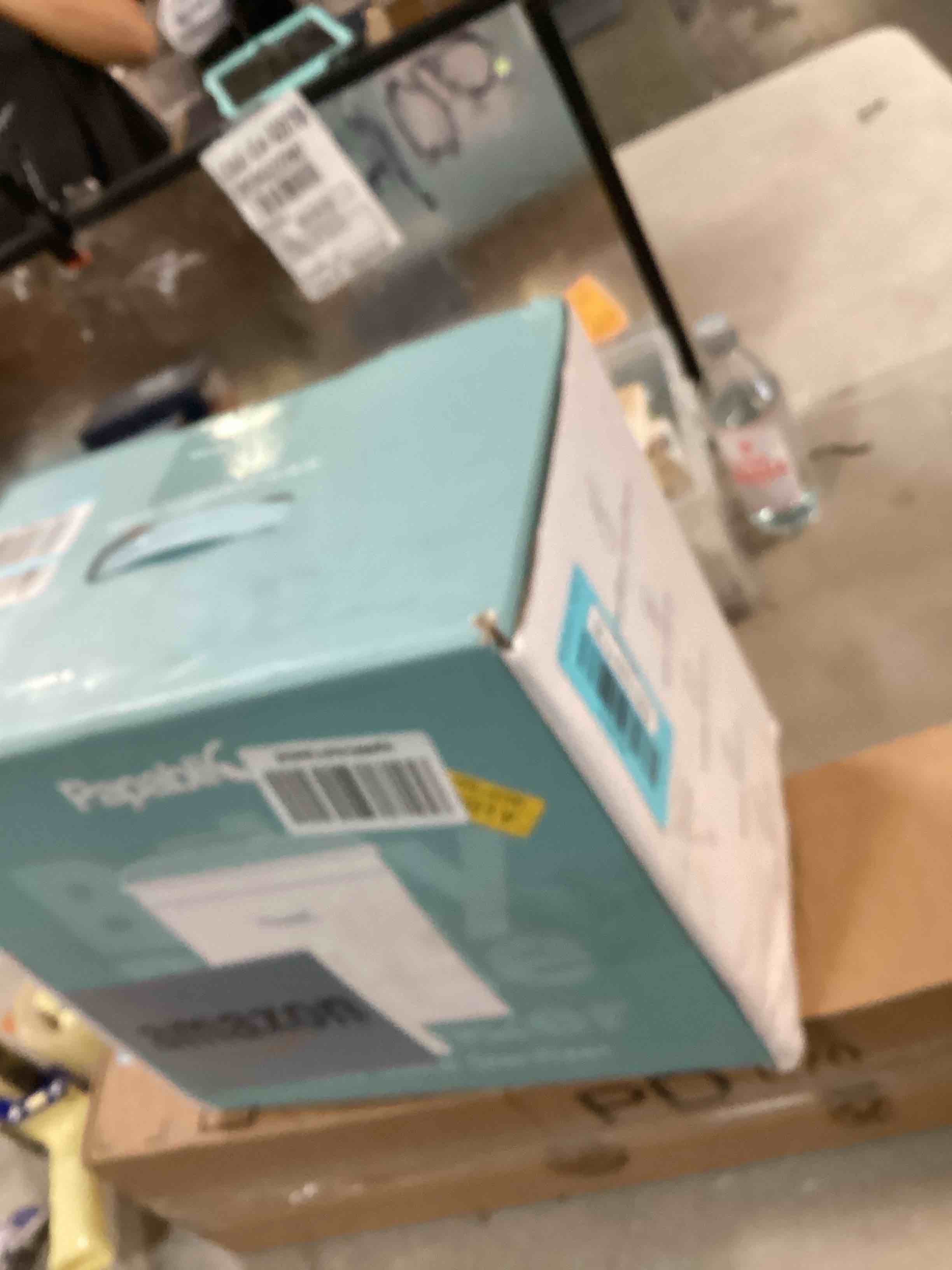 https://s3.amazonaws.com/lotting-images-prod/bidfta/BLU6651669_1719947982053.jpeg