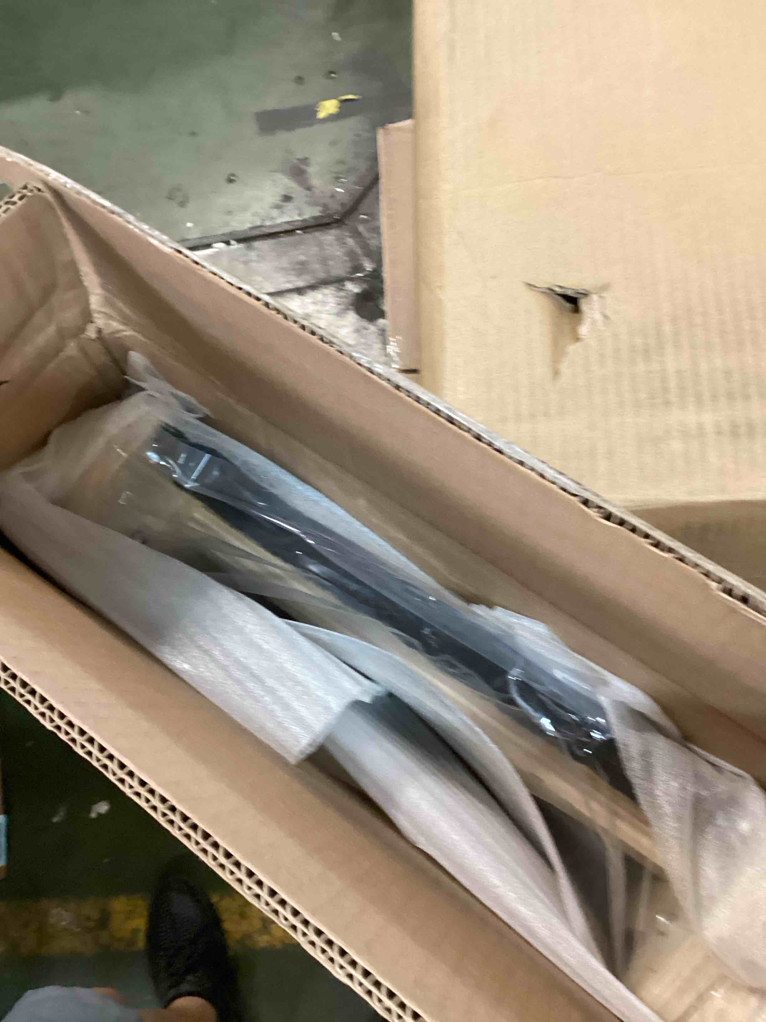 https://s3.amazonaws.com/lotting-images-prod/bidfta/BLU6651683_1719950579093.jpeg
