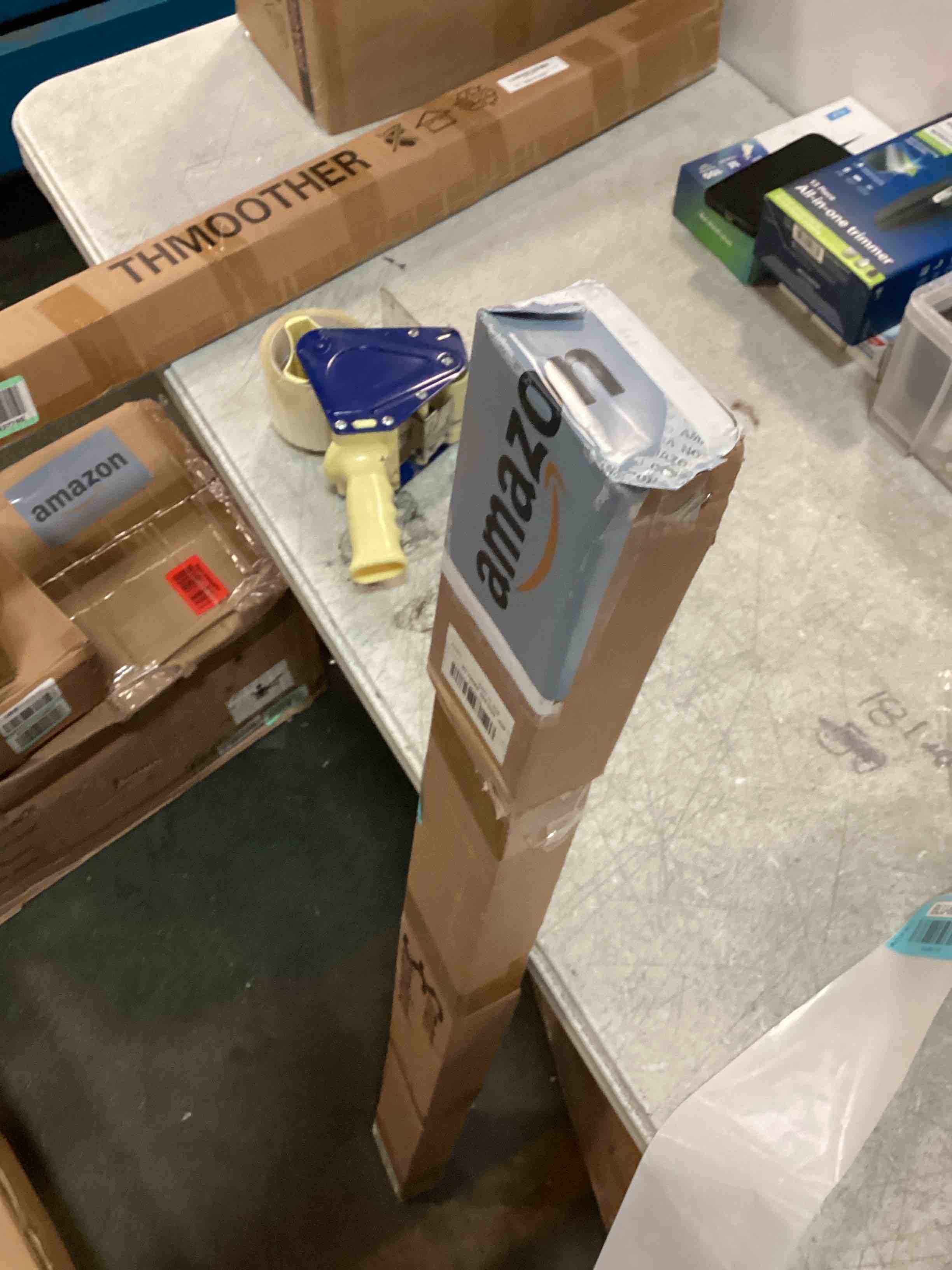 https://s3.amazonaws.com/lotting-images-prod/bidfta/BLU6651792_1720019367217.jpeg